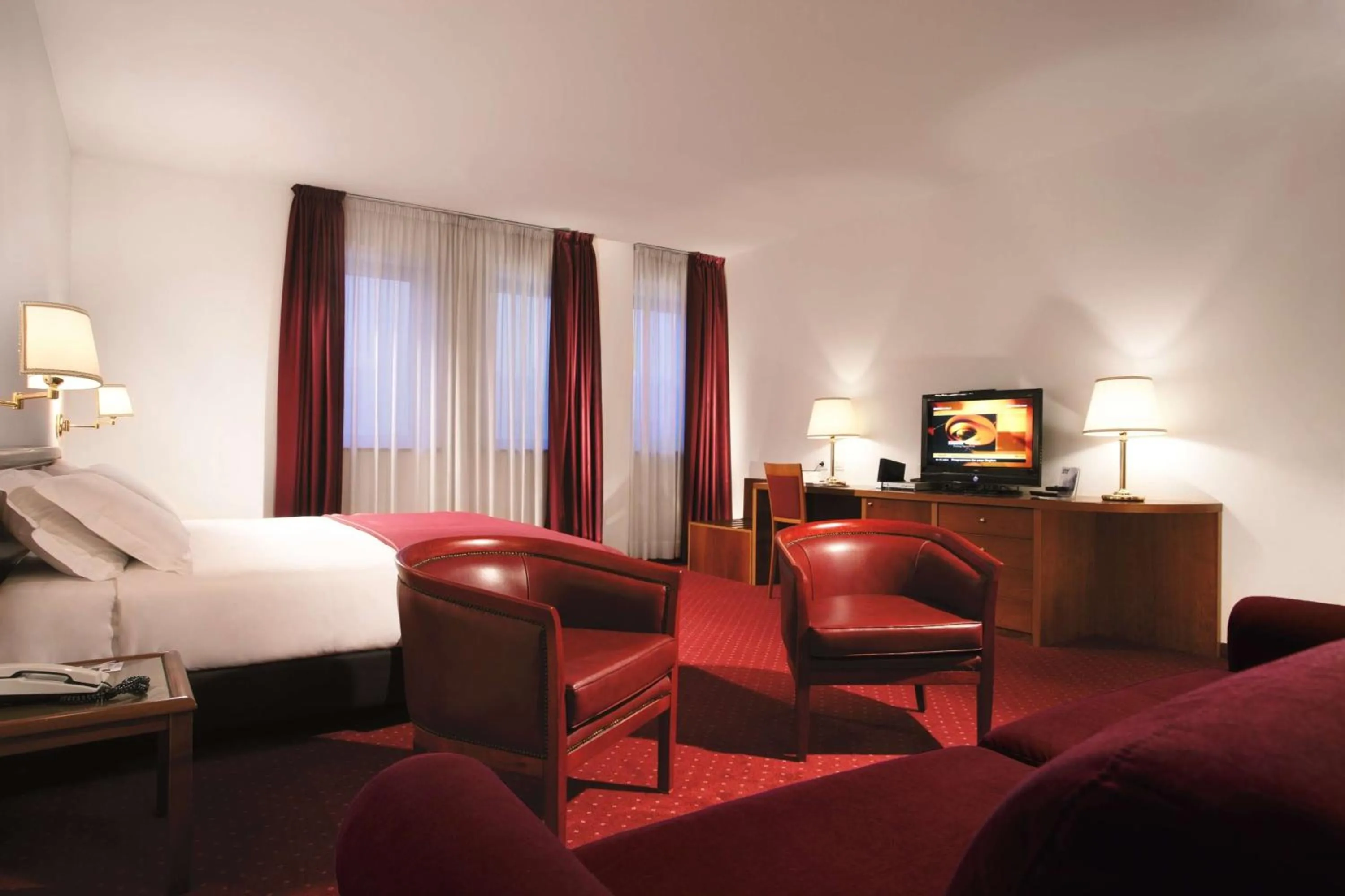 Photo of the whole room, Bed in Best Western Park Hotel Continental