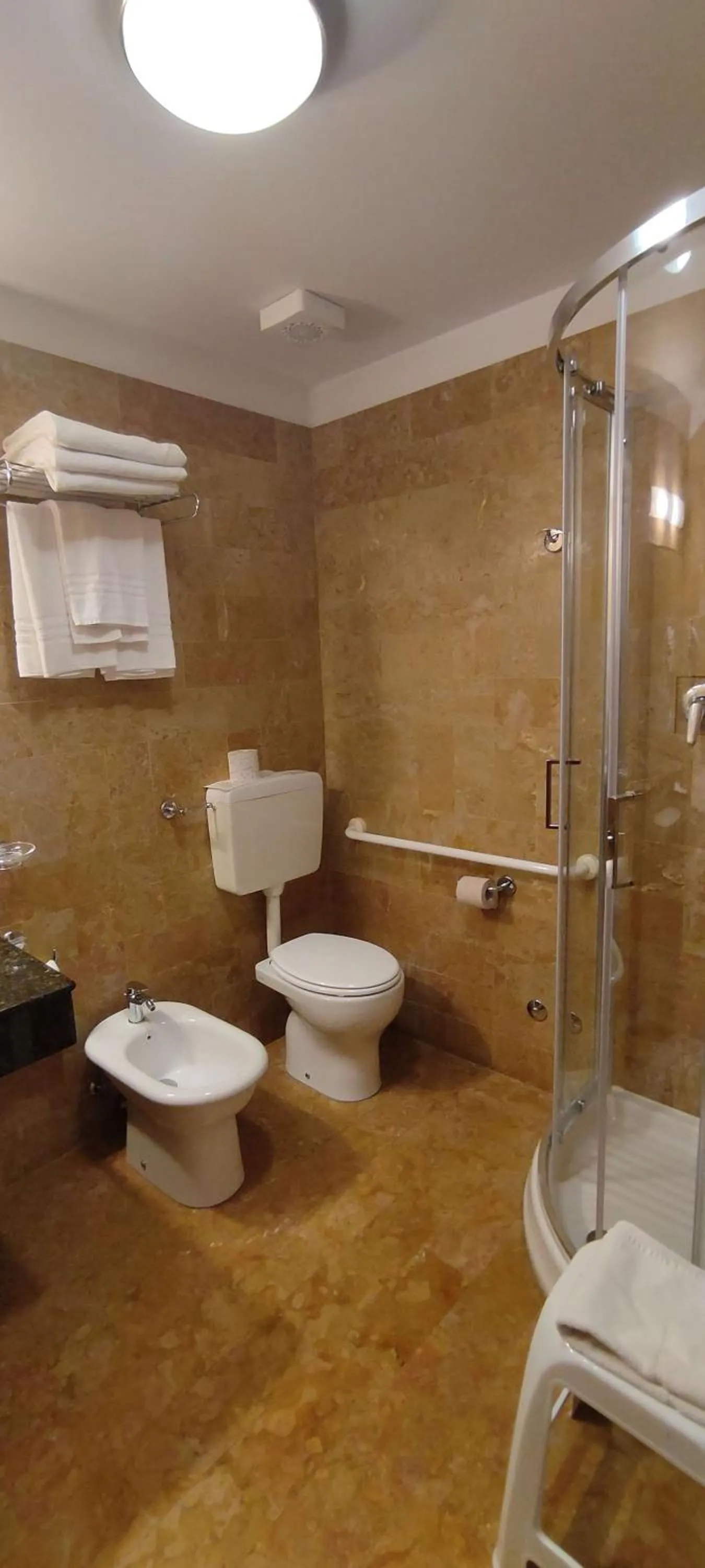 Bathroom in Best Western Park Hotel Continental