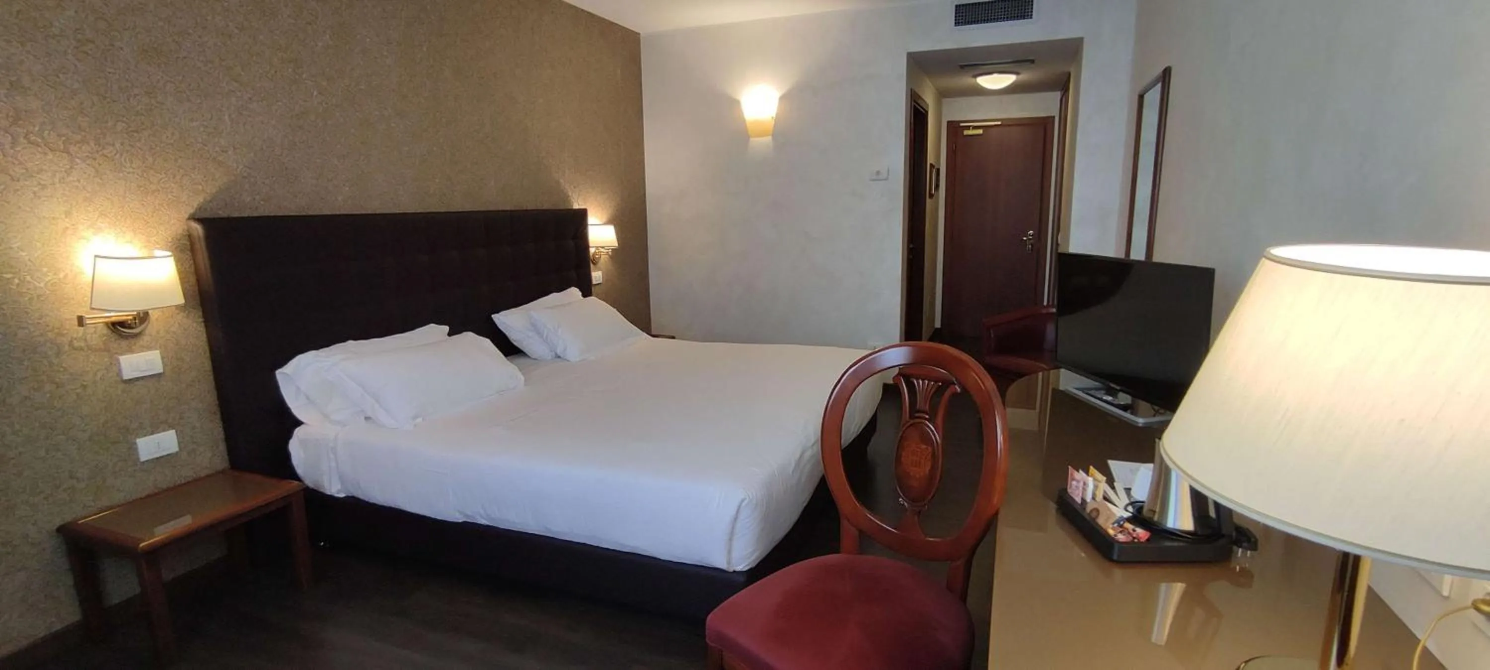 Bedroom, Bed in Best Western Park Hotel Continental