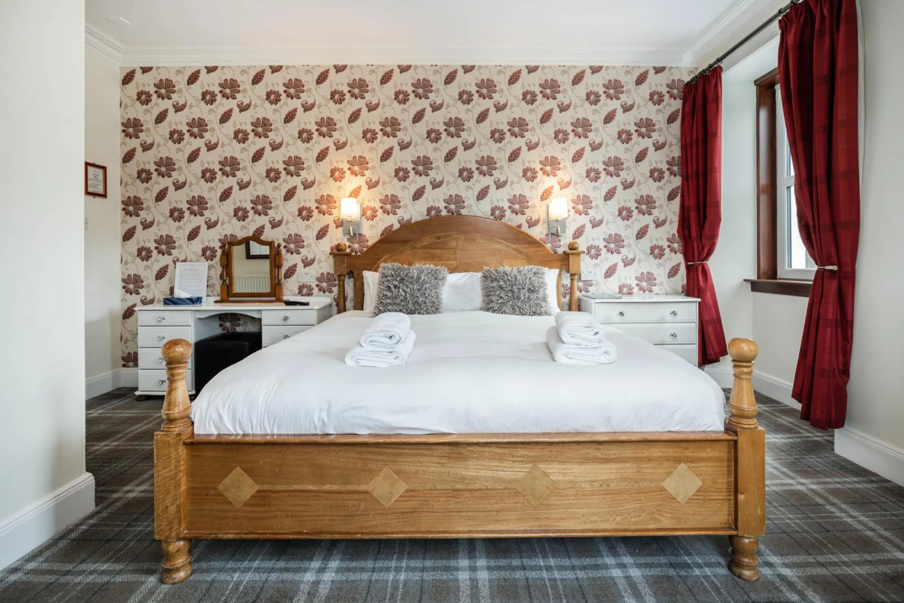 Bed in The Rowan Tree Country Hotel