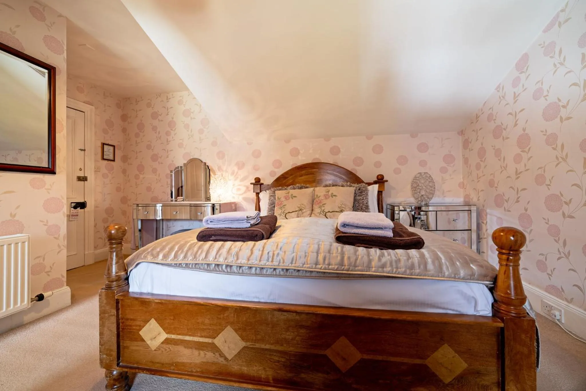 Bed in The Rowan Tree Country Hotel