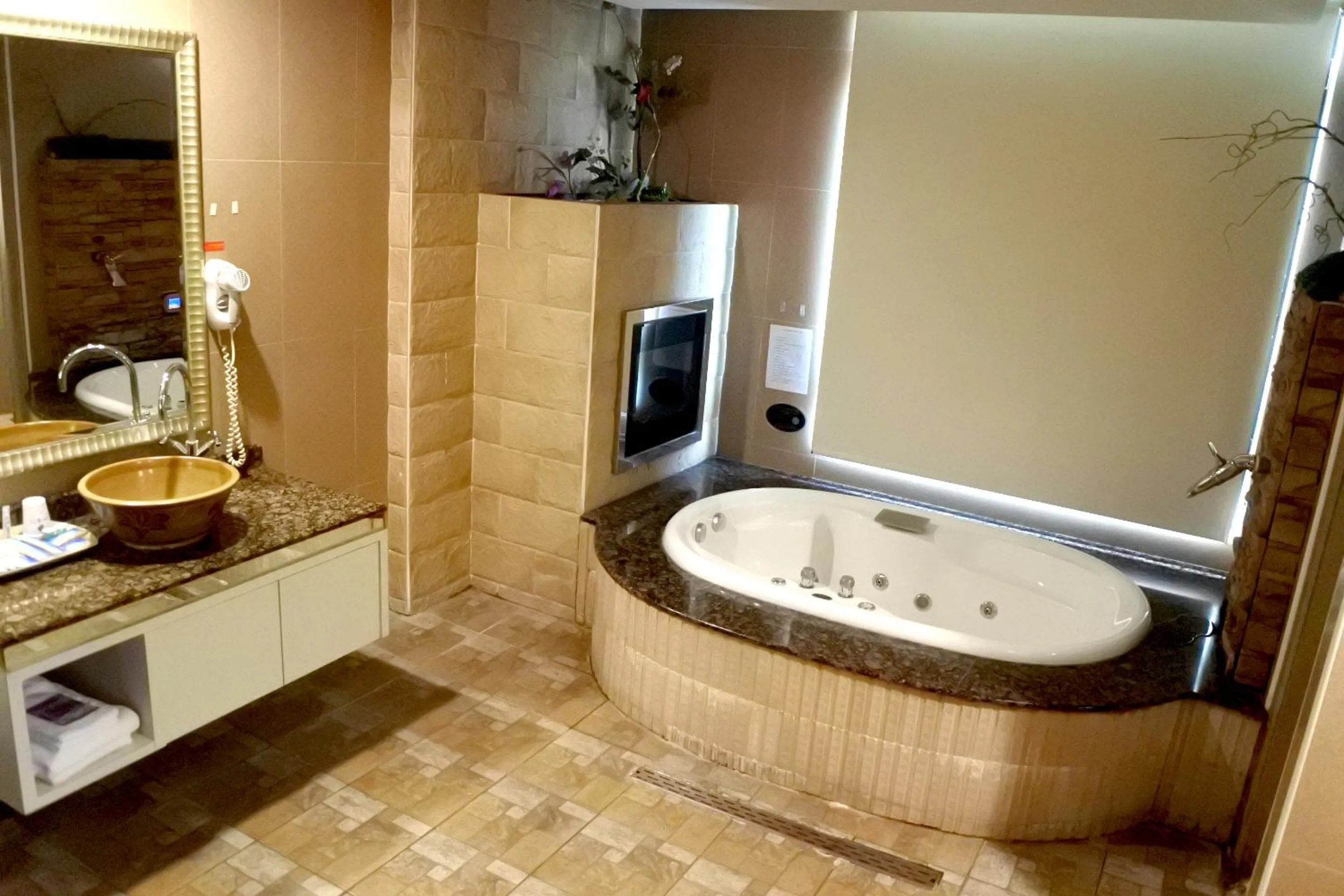 Bathroom in North Country Motel