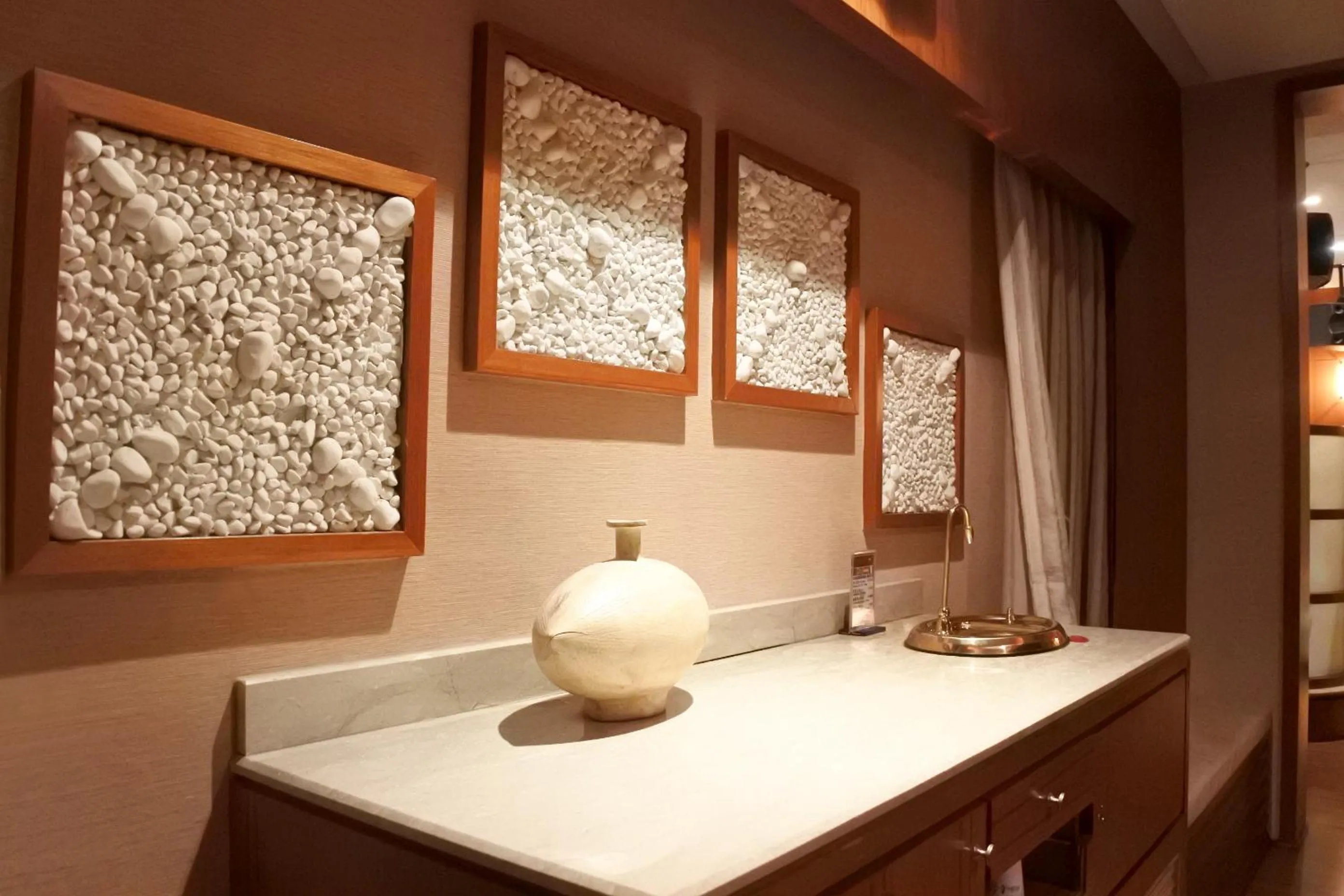 Decorative detail in North Country Motel