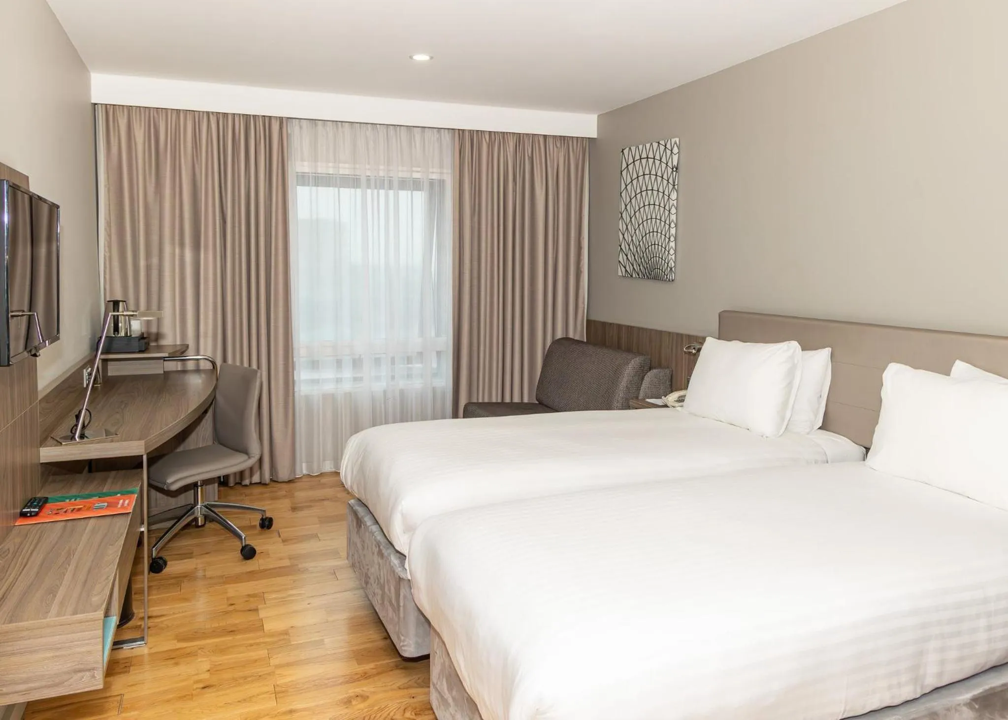 Photo of the whole room, Bed in Holiday Inn London West by IHG