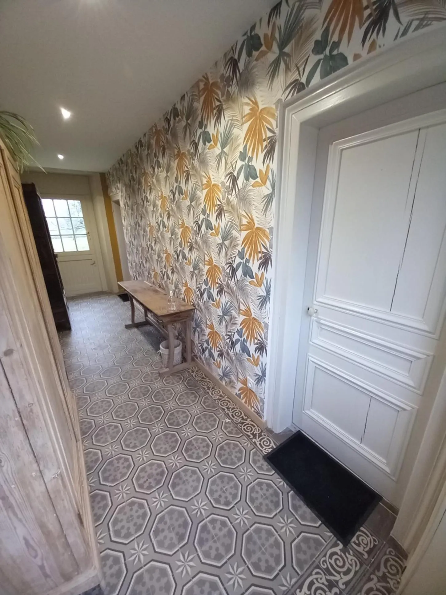 Property building in La Cense Hebron