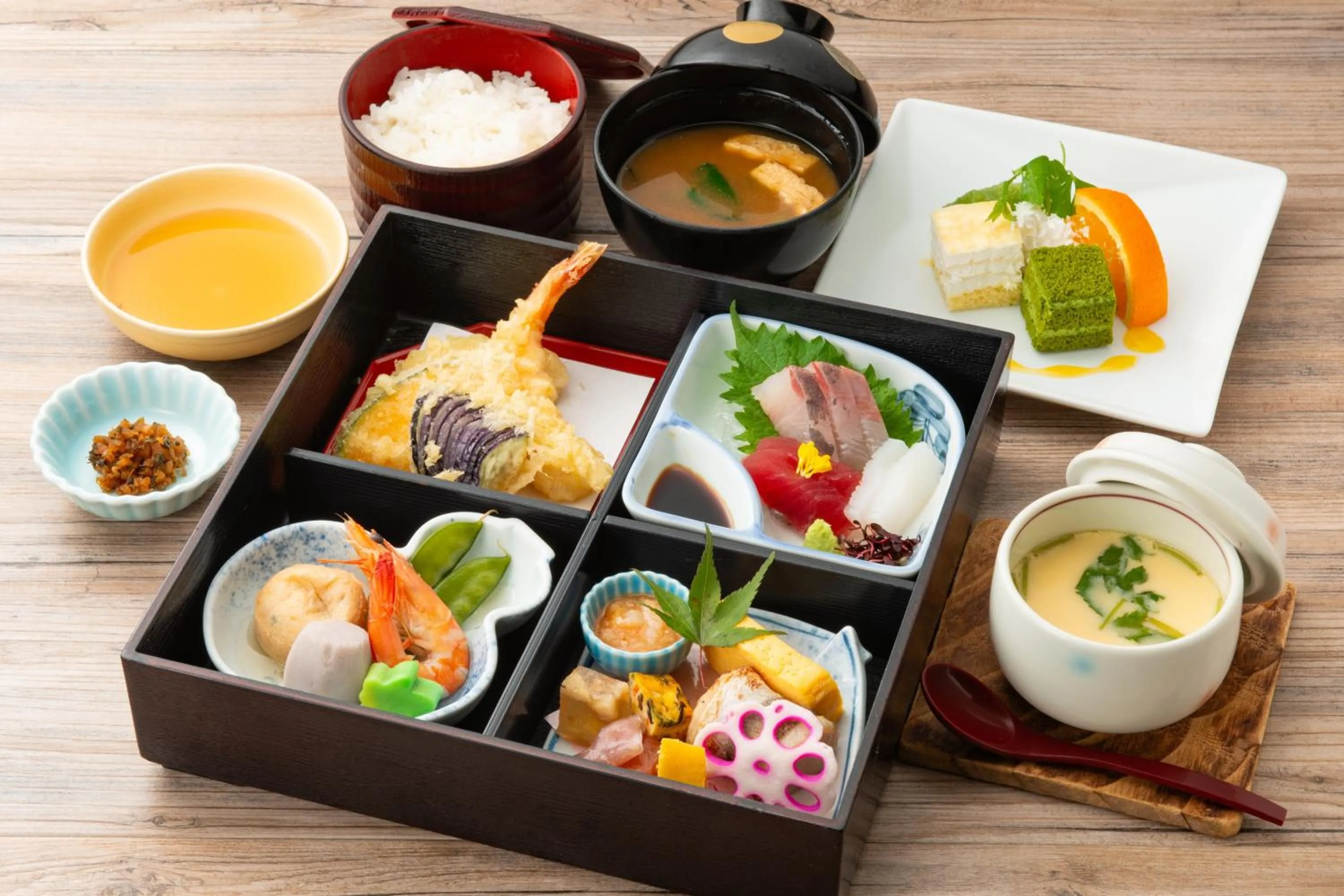 Restaurant/places to eat in Hill Hotel Sunpia Iga