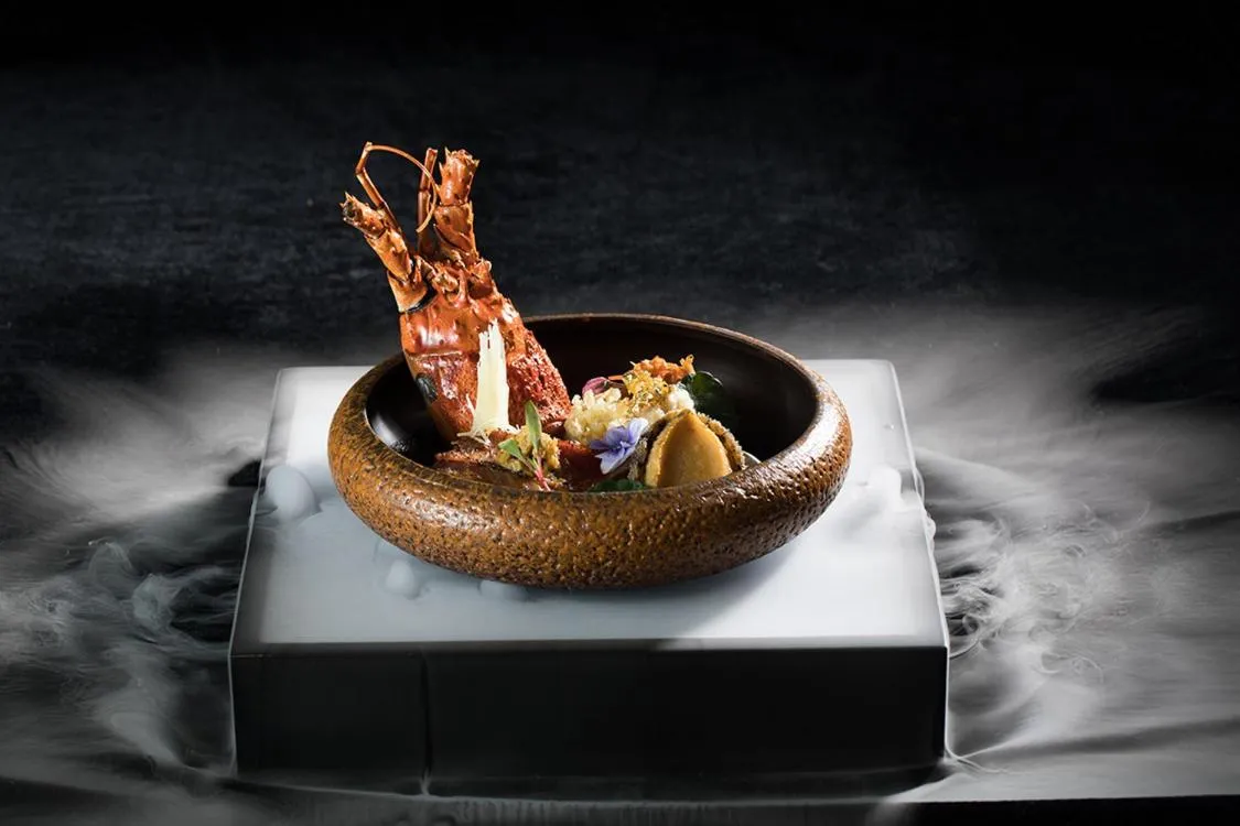 Food in Modena by Fraser Changsha