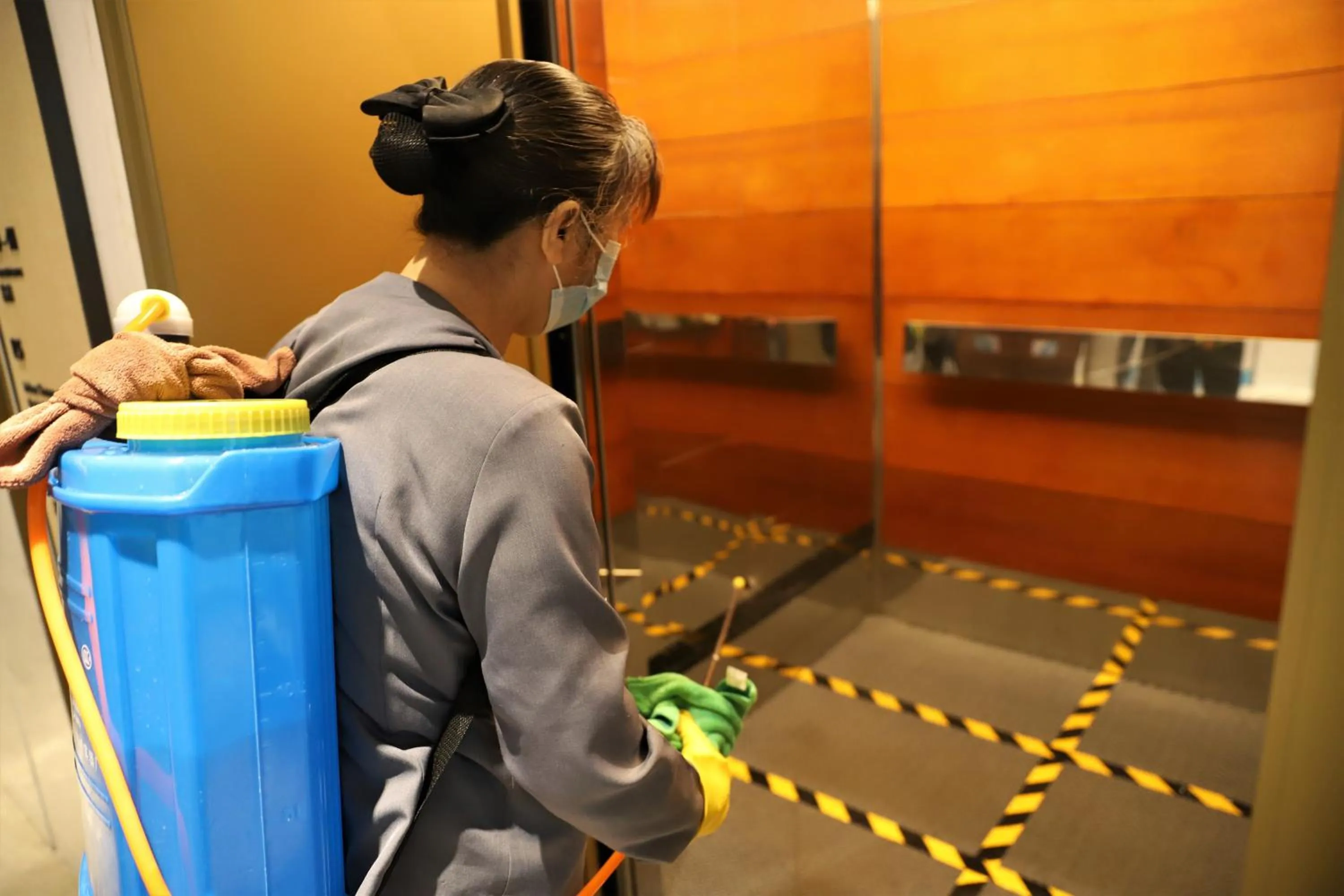 Staff in Modena by Fraser Changsha