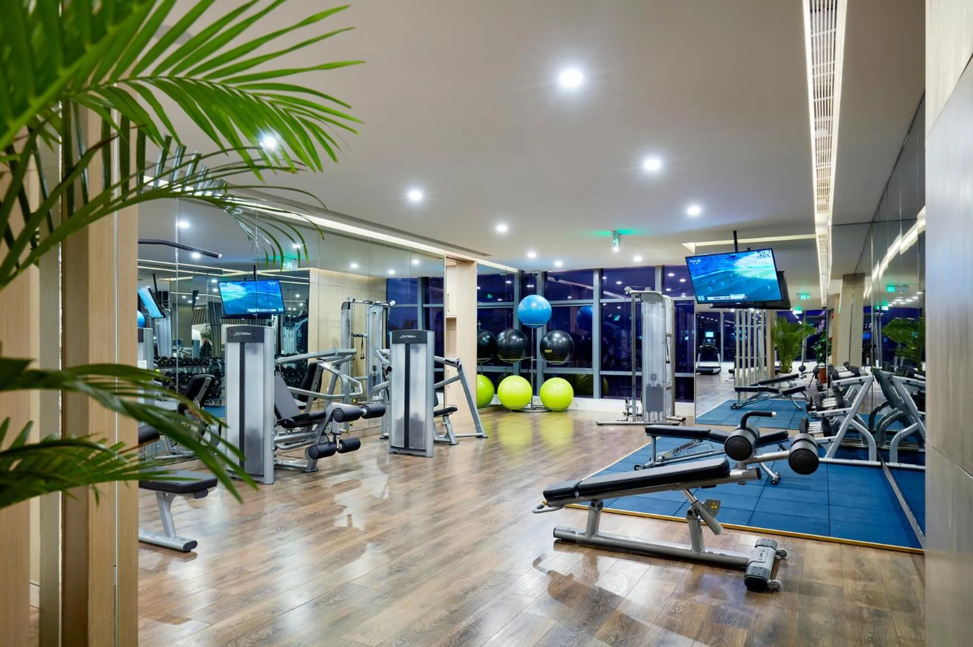 Fitness centre/facilities in Modena by Fraser Changsha