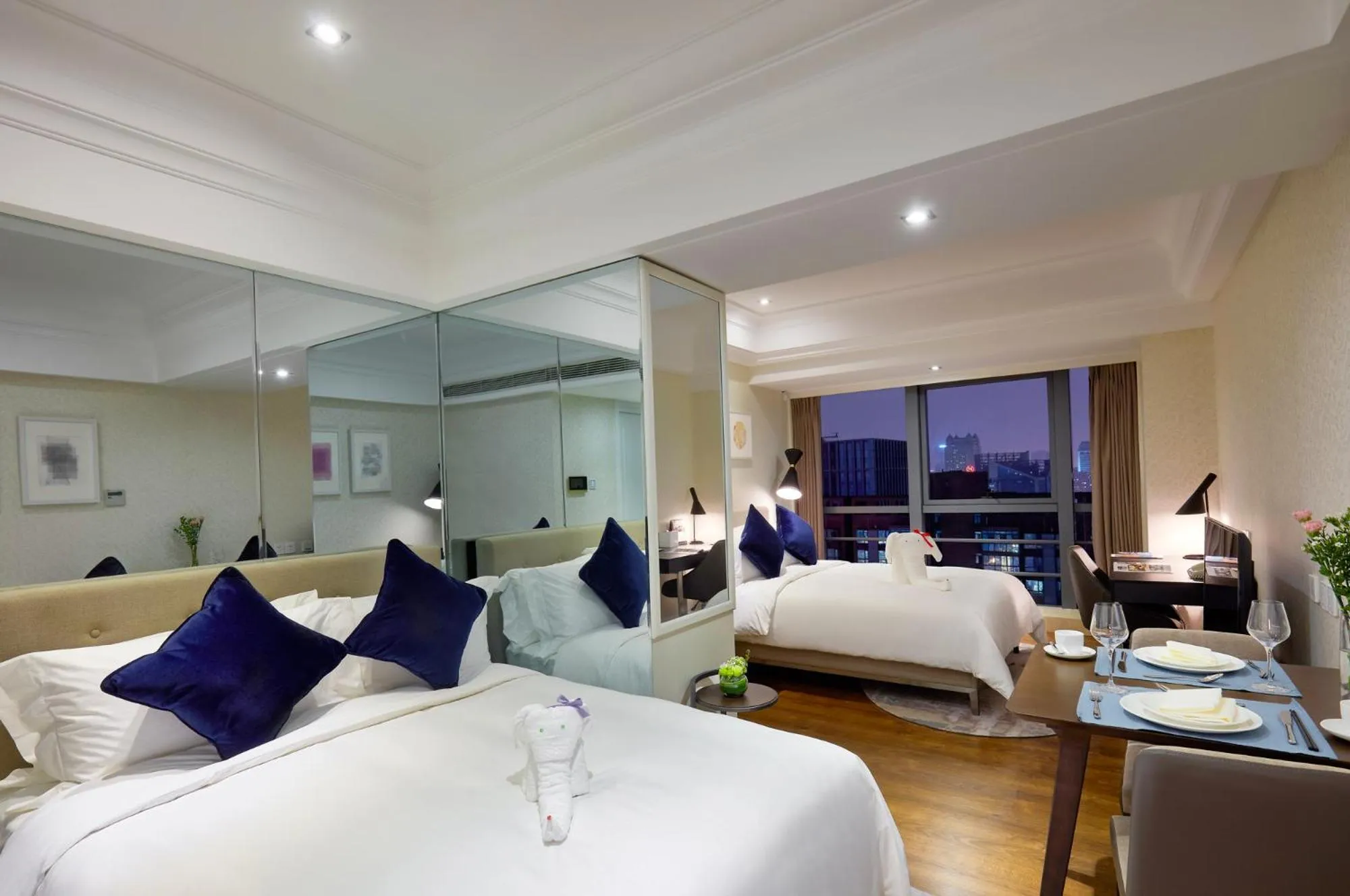 Photo of the whole room, Bed in Modena by Fraser Changsha