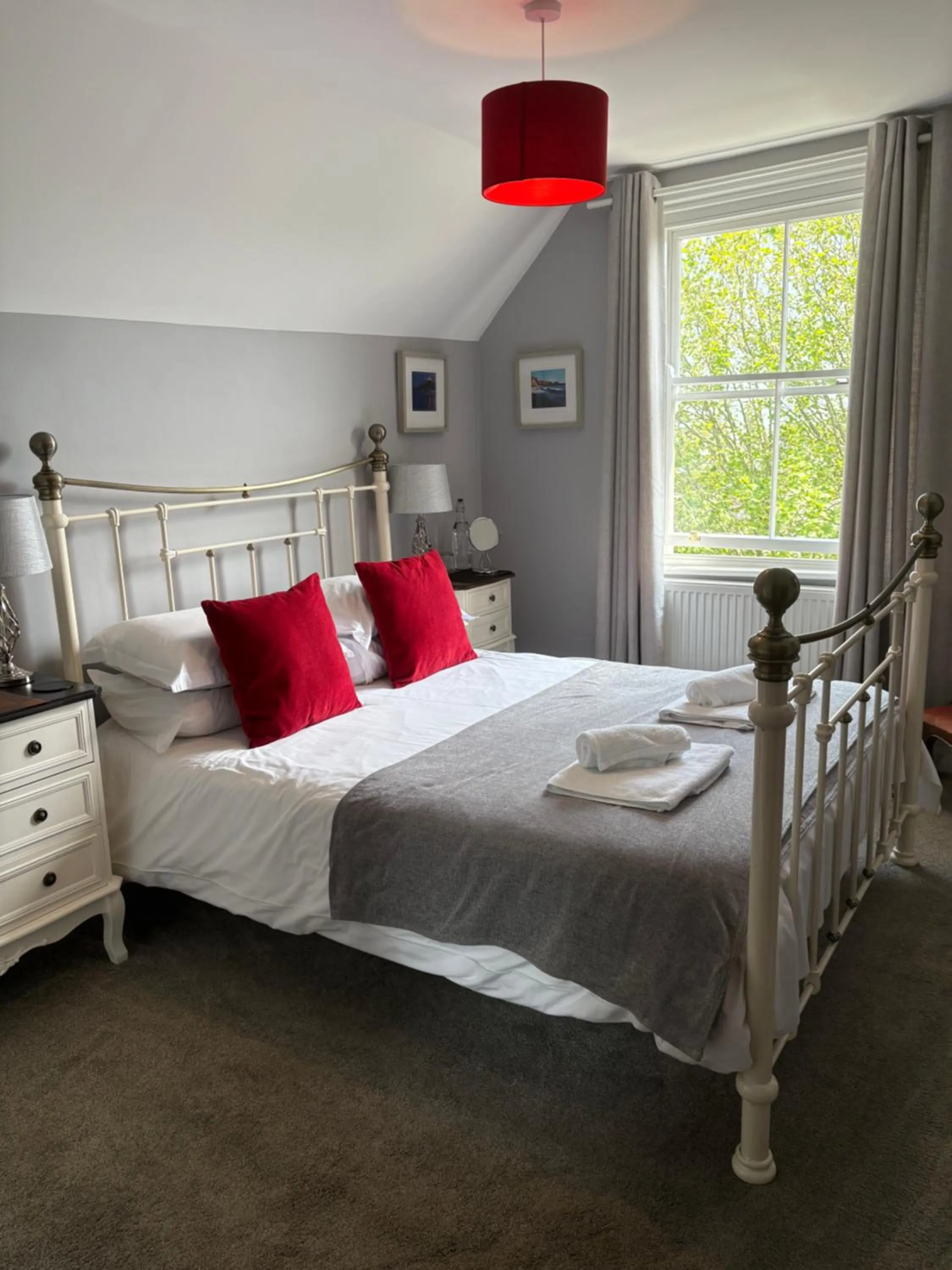 Bed in Holbein House