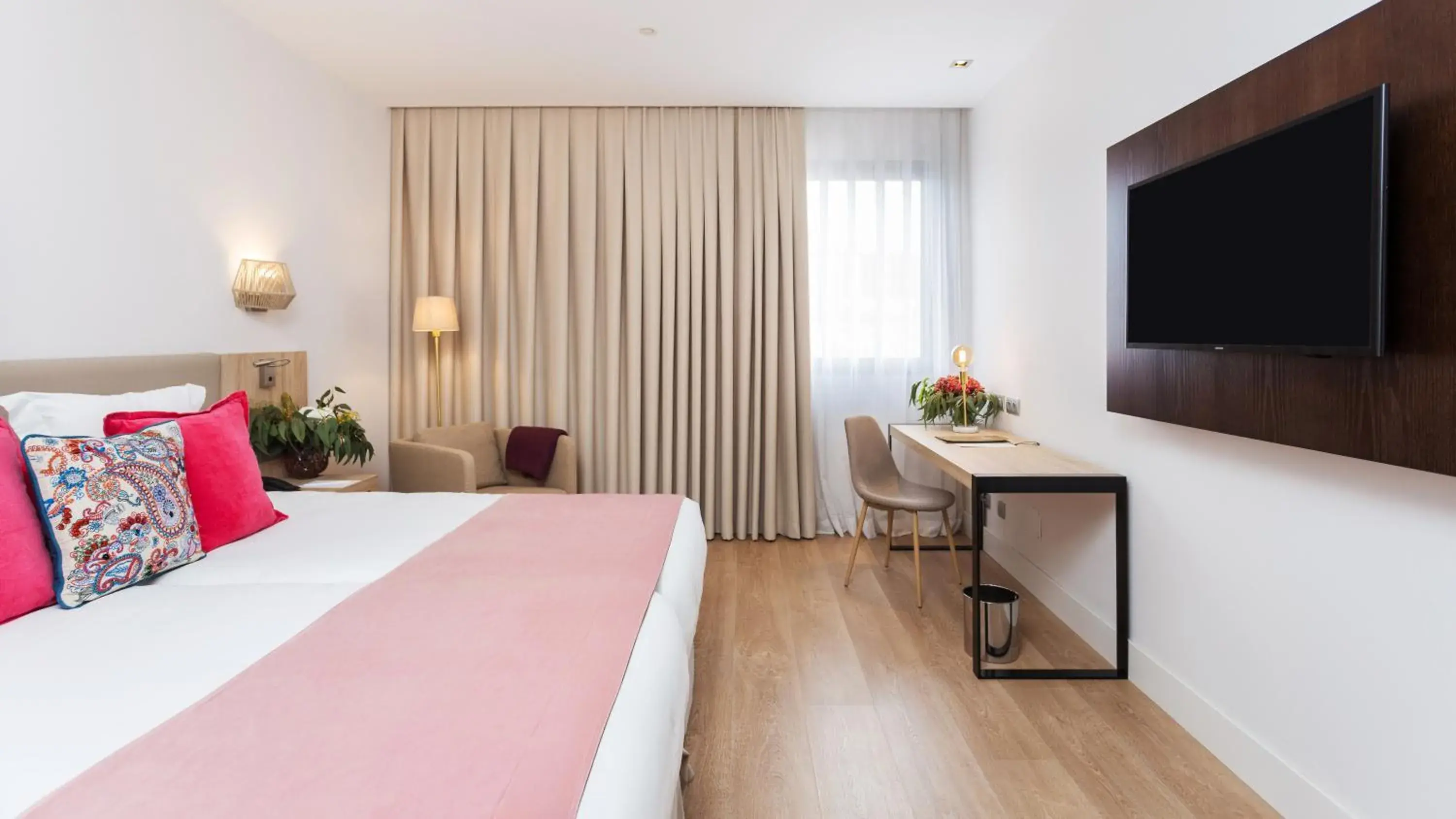 Deluxe Double Room in La Laguna Gran Hotel Deluxe Double Room in La Laguna Gran Hotel