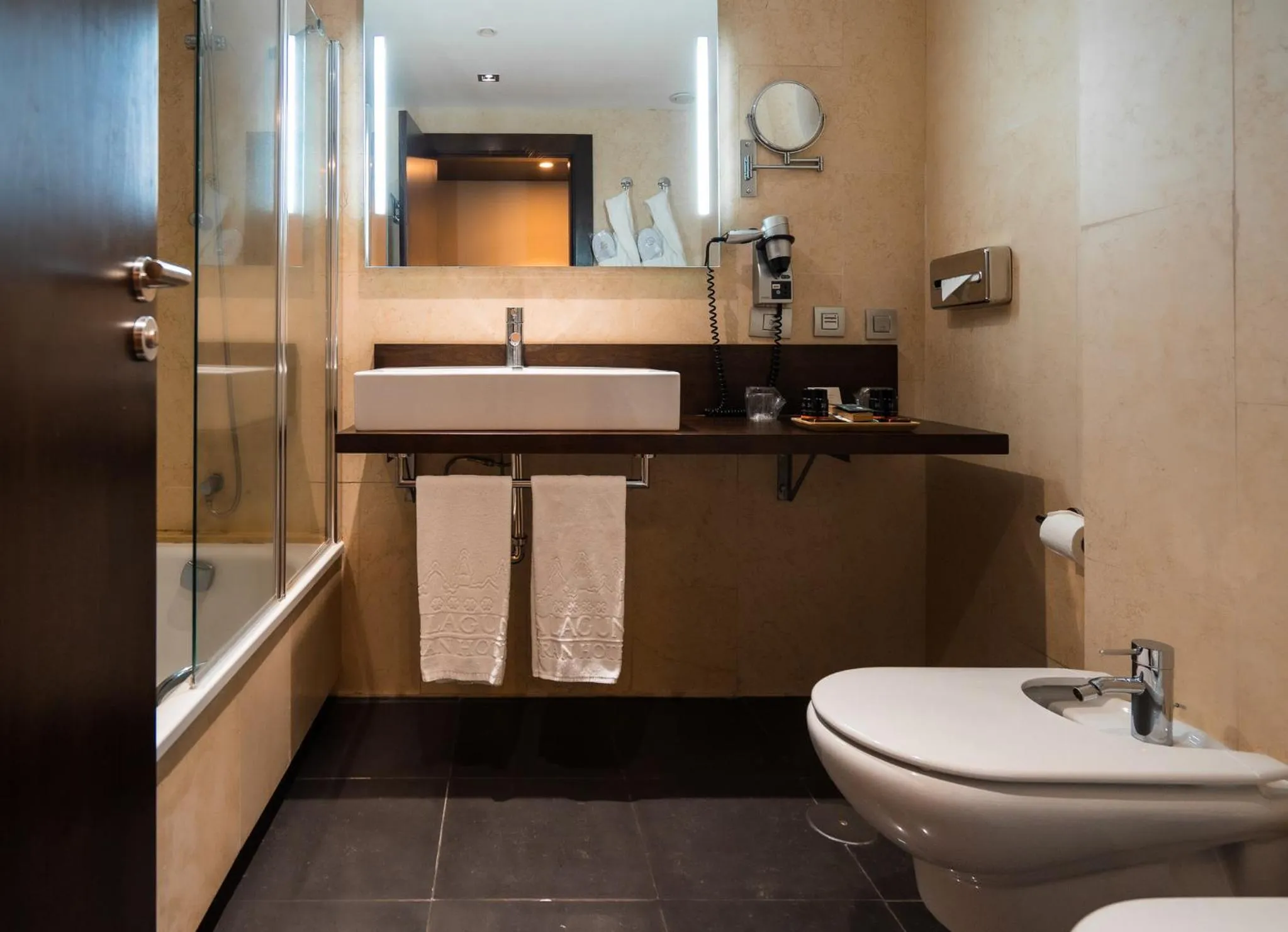 Bathroom in La Laguna Gran Hotel