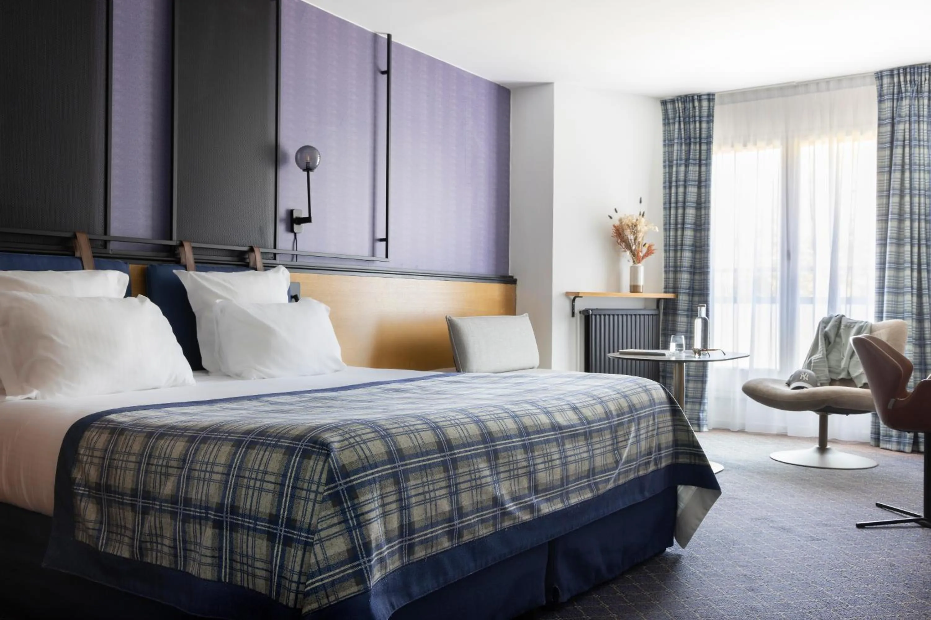 Bed in Hôtel Les Jardins de Deauville