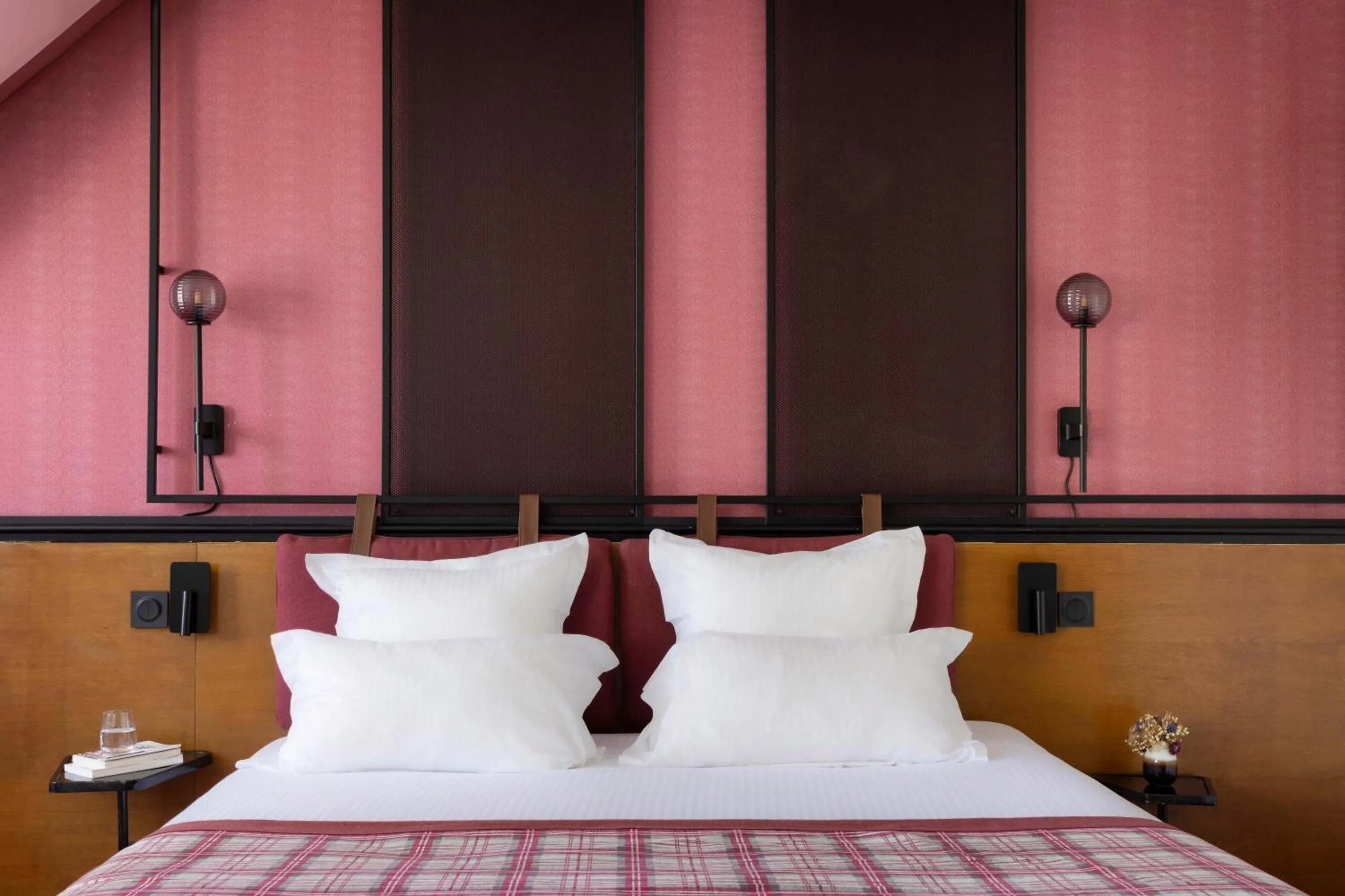 Bed in Hôtel Les Jardins de Deauville