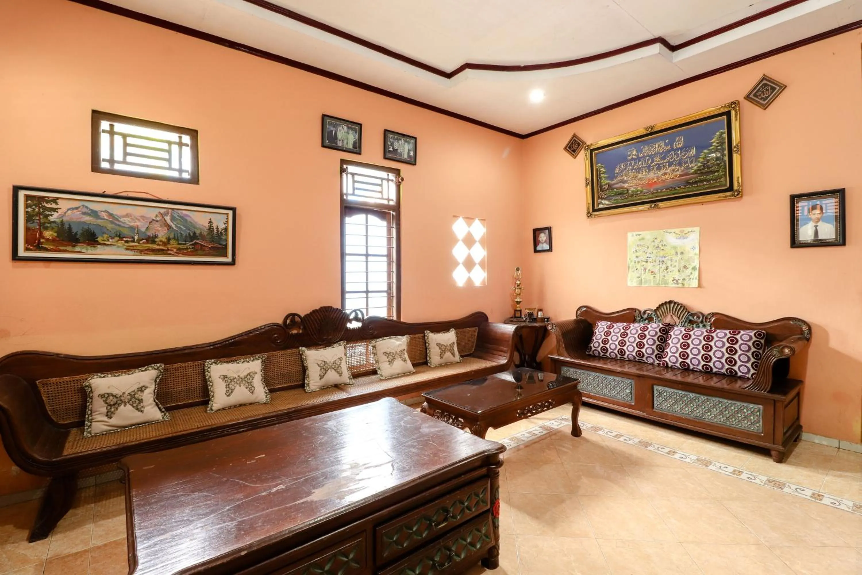 Lobby or reception in Nurudin House