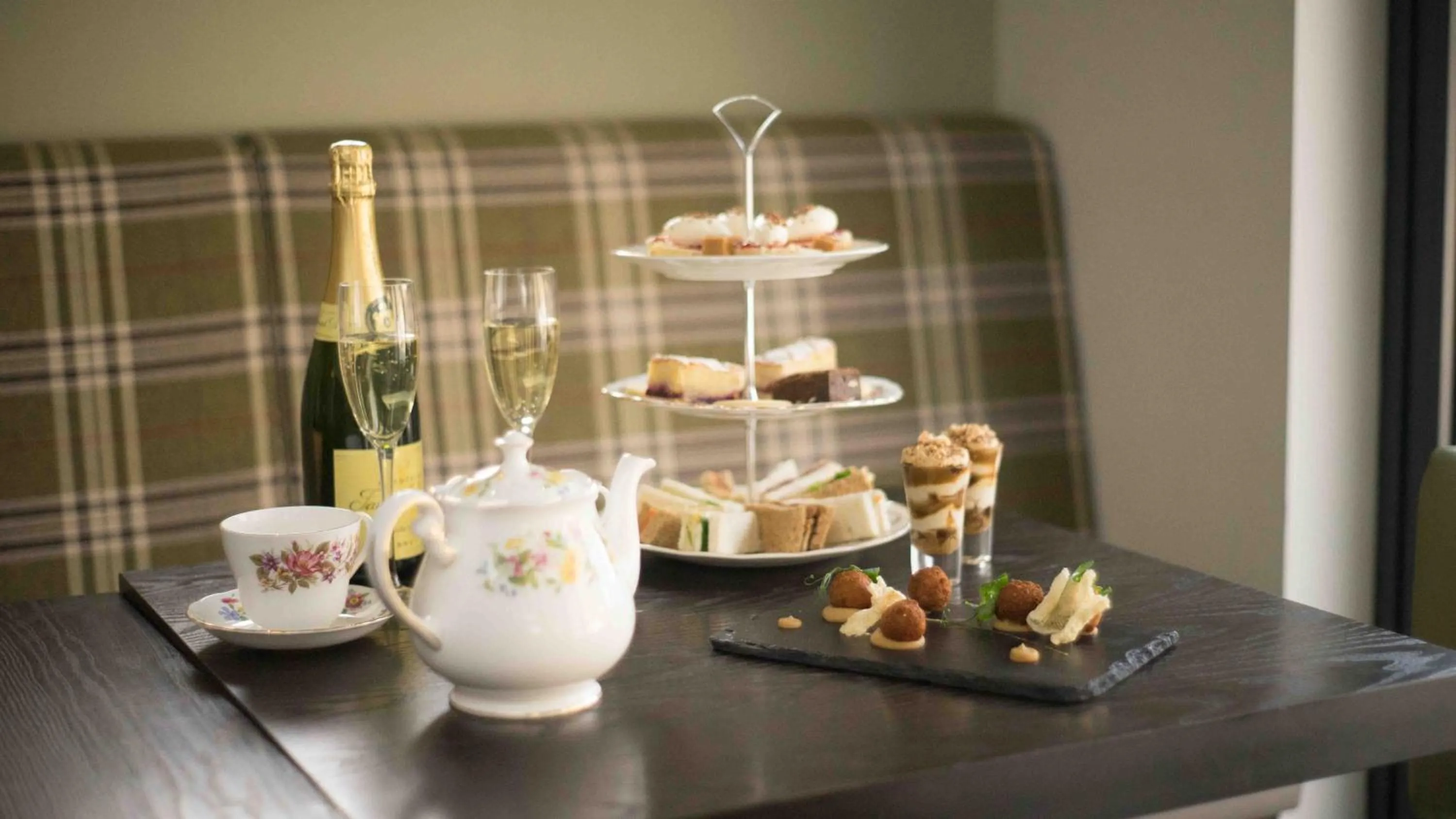 Food and drinks in Wolfscastle Country Hotel