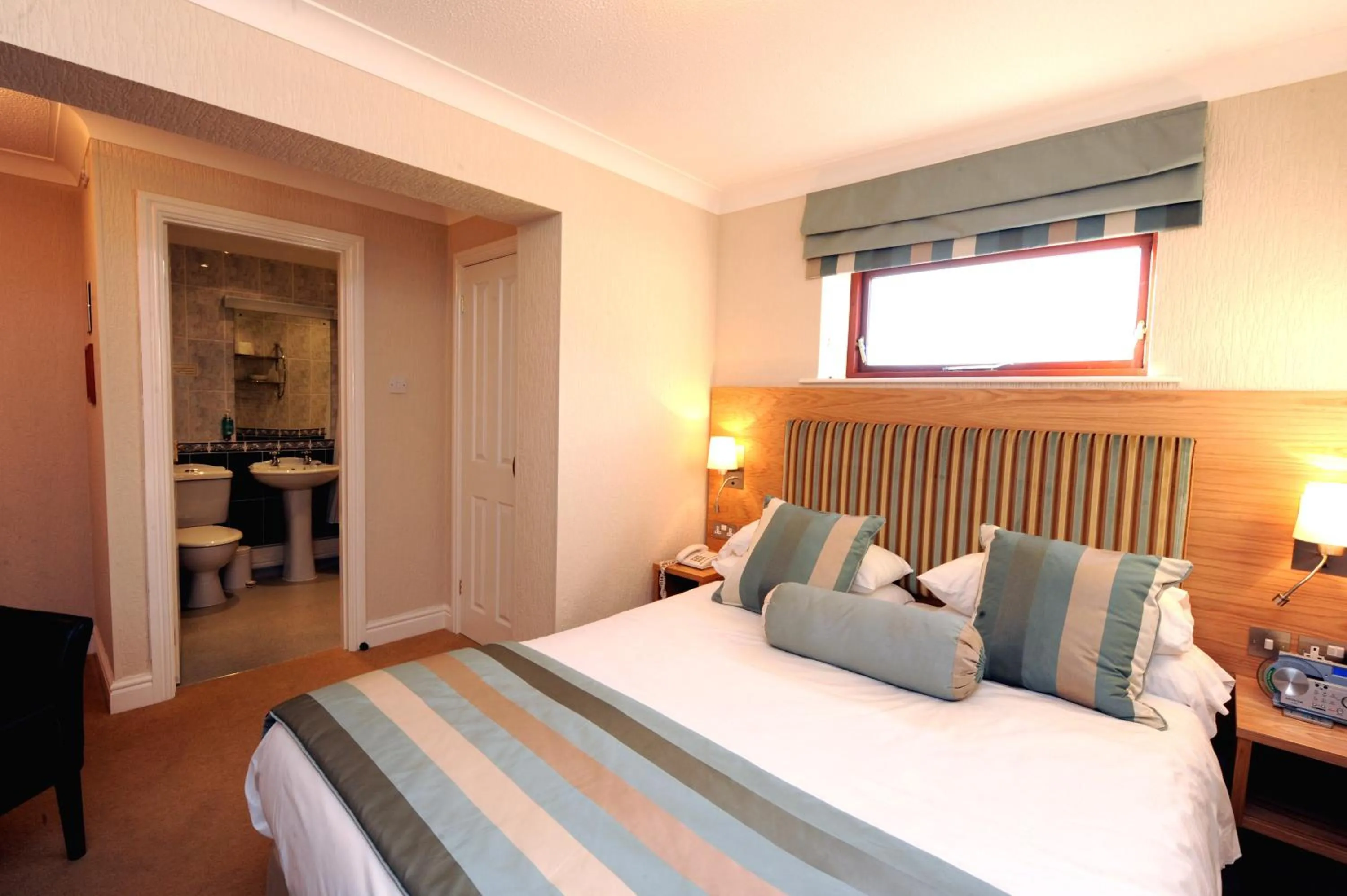 Photo of the whole room, Bed in Wolfscastle Country Hotel