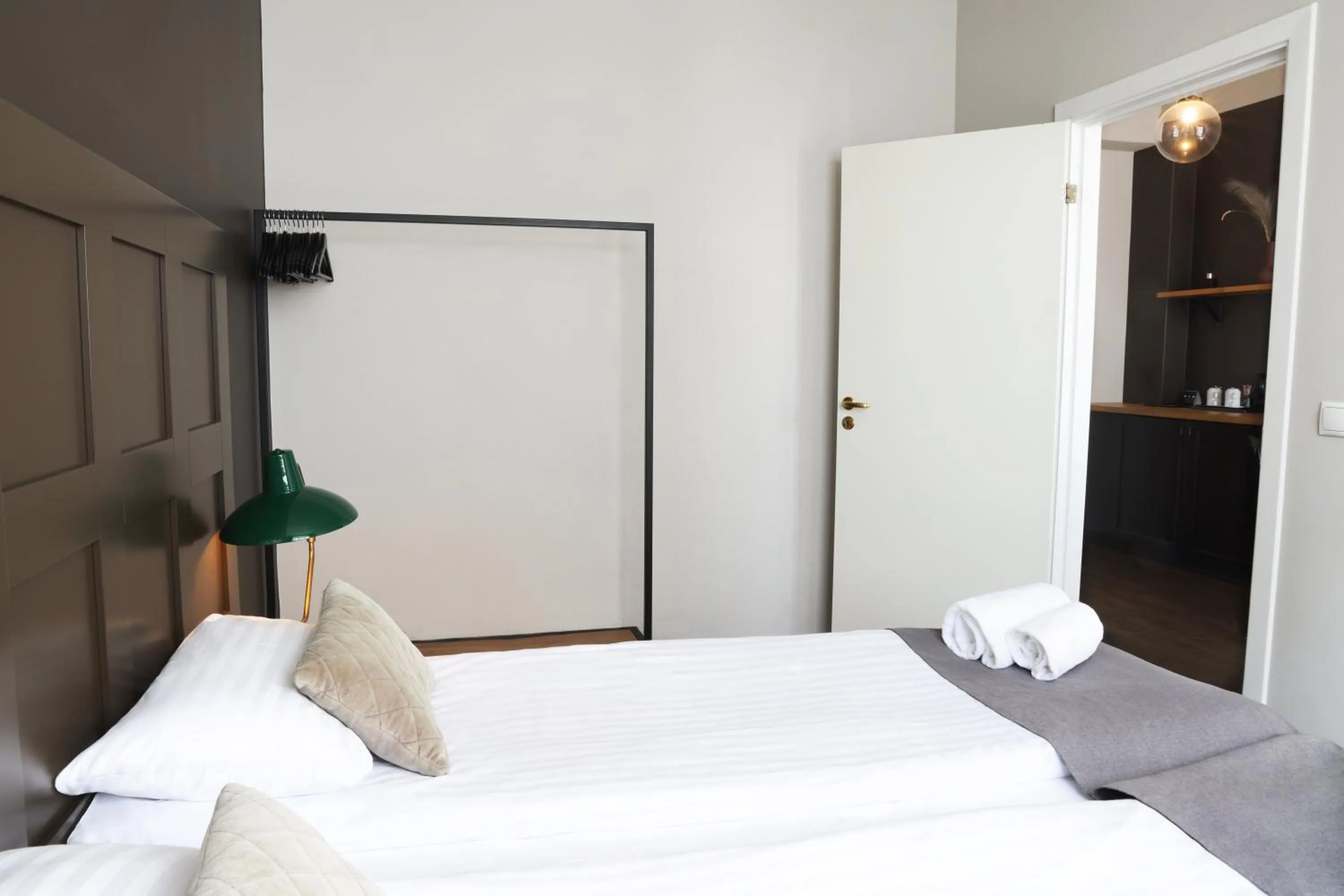 Bedroom, Bed in Fosshotel Baron