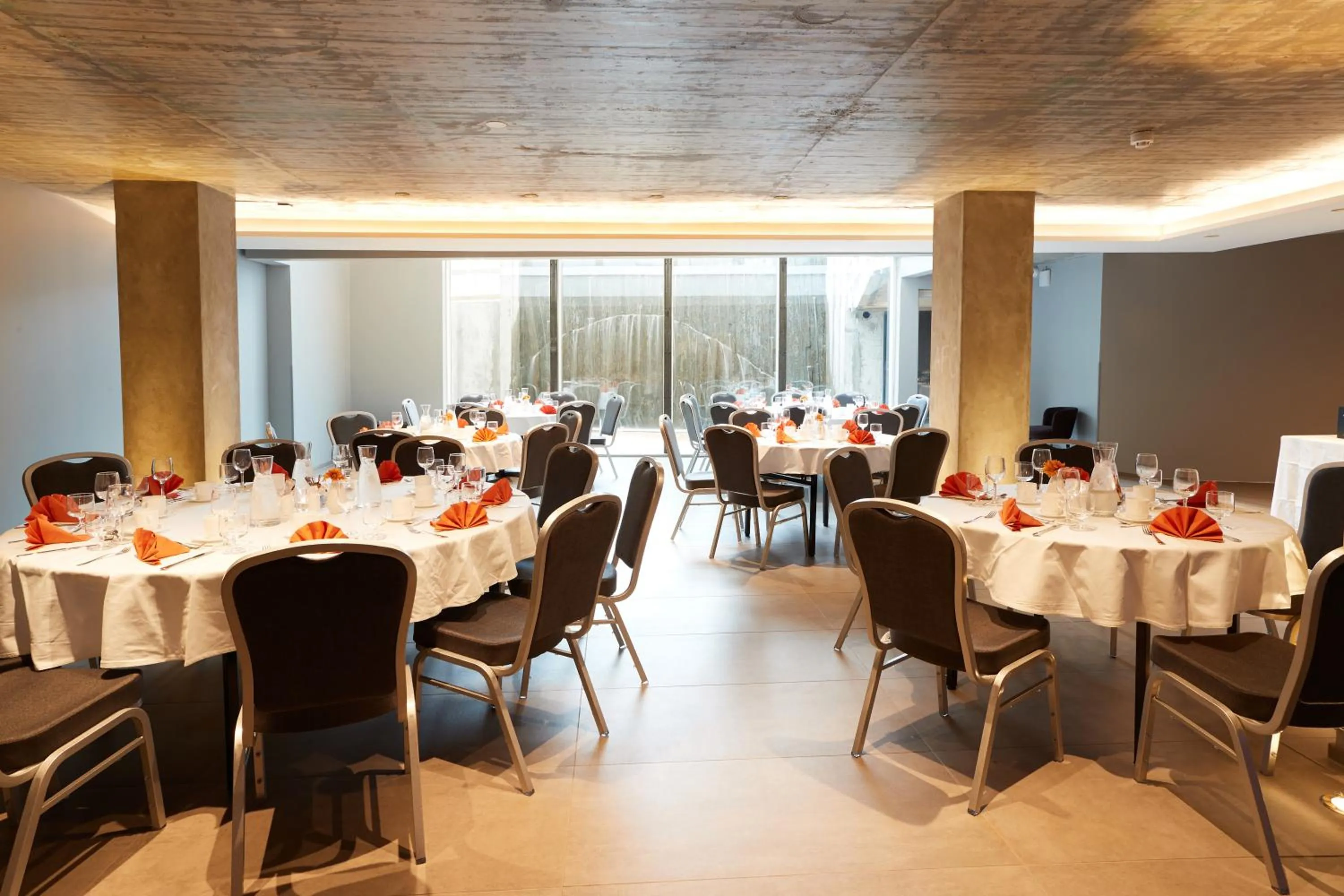 Restaurant/places to eat in Fosshotel Husavik