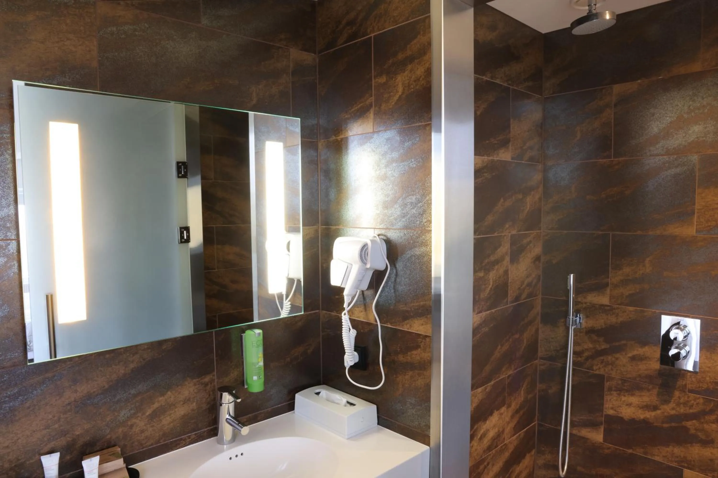 Shower in Fosshotel Vatnajökull