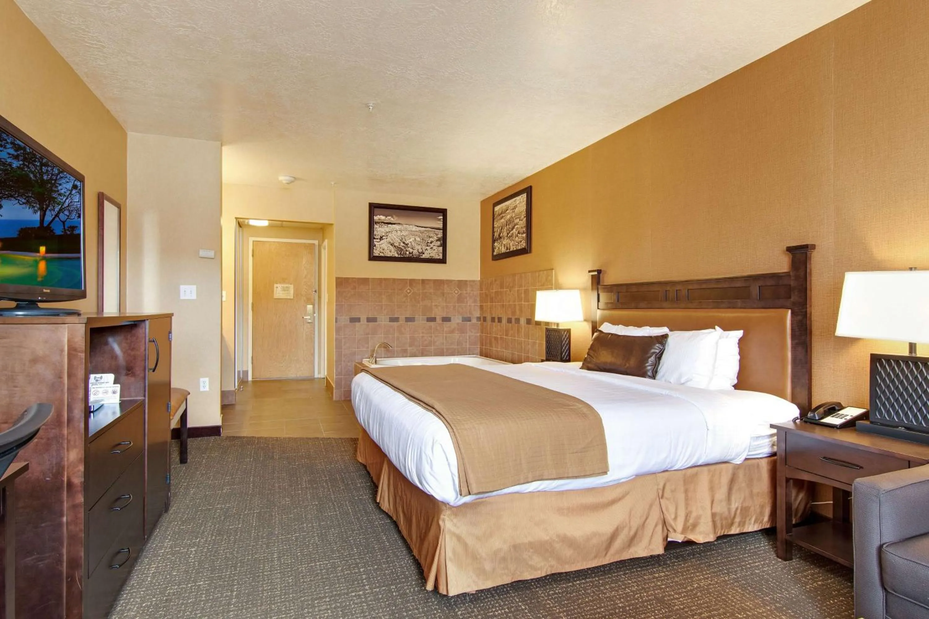 Photo of the whole room, Bed in Best Western PLUS Ruby's Inn