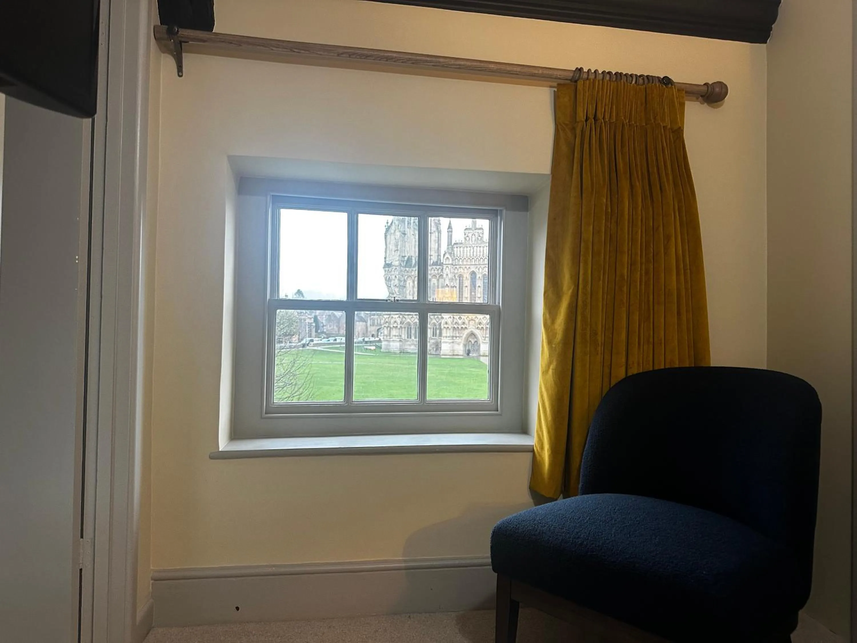 Seating area in The Ancient Gatehouse & Rugantino Restaurant