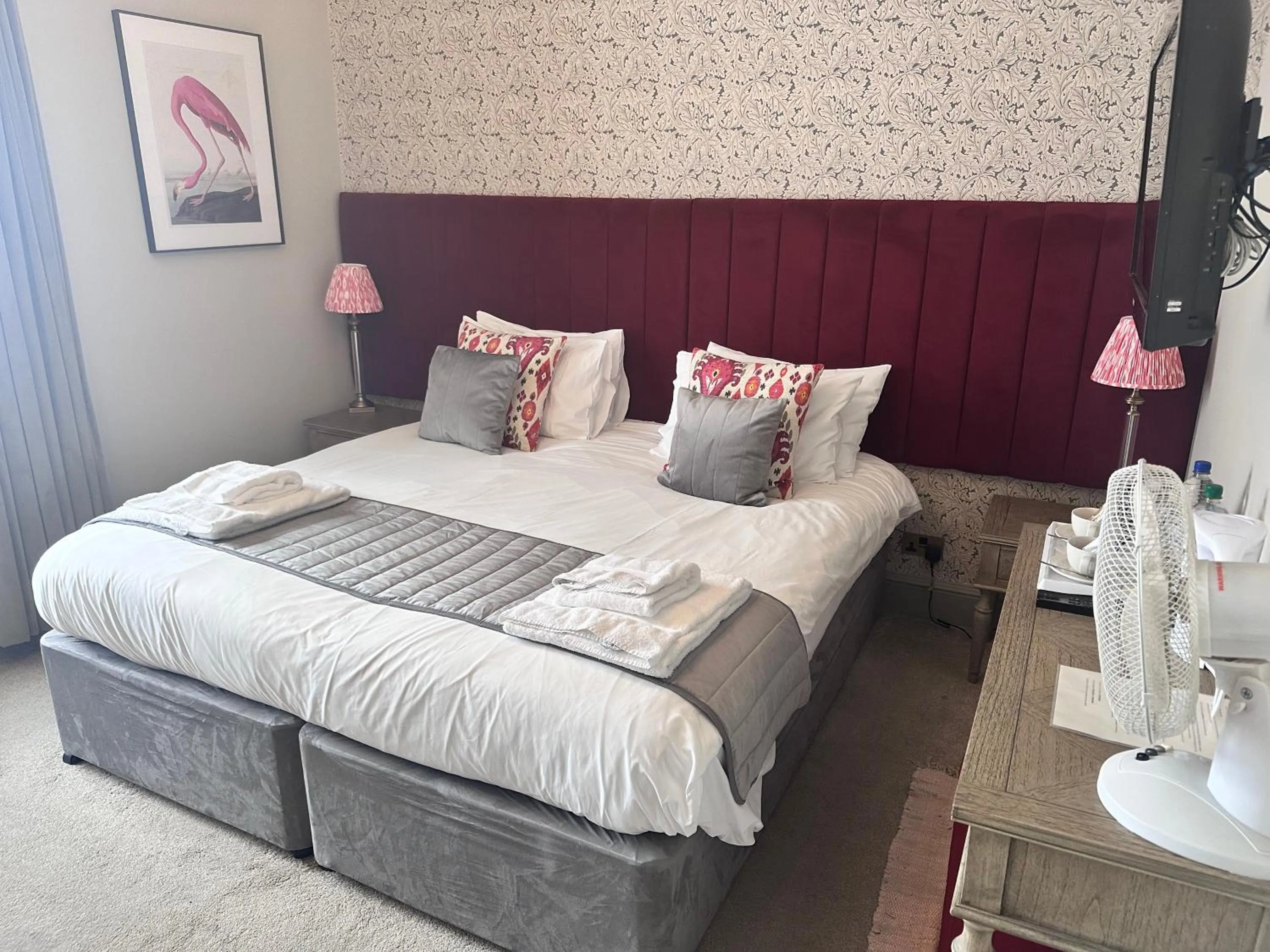 Bed in The Ancient Gatehouse & Rugantino Restaurant