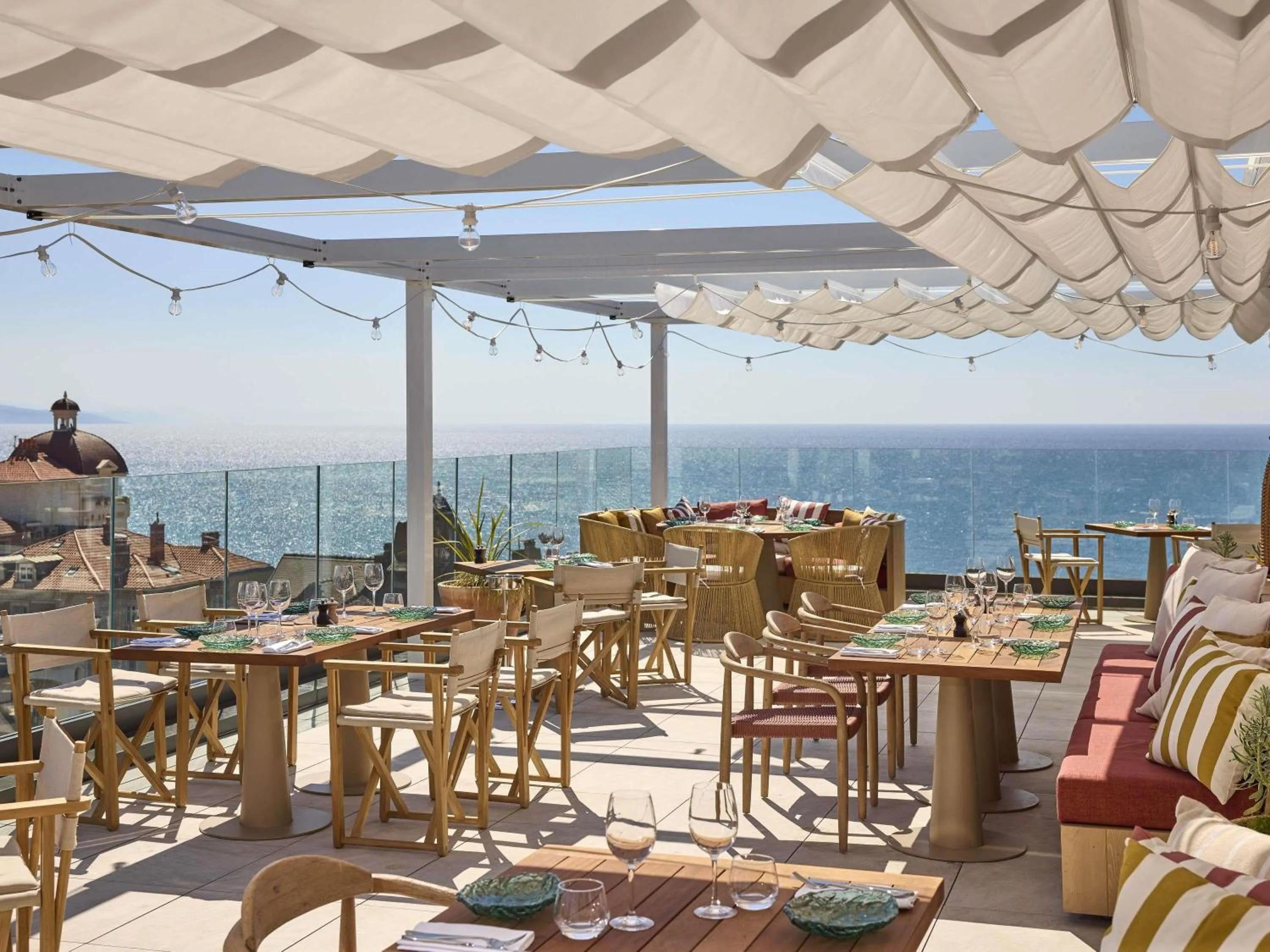 Lounge or bar in Le Talaia Hôtel & Spa Biarritz - MGallery Collection