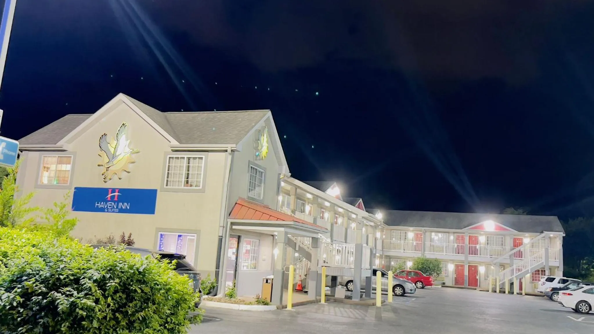 Property building in Haven Inn & Suites