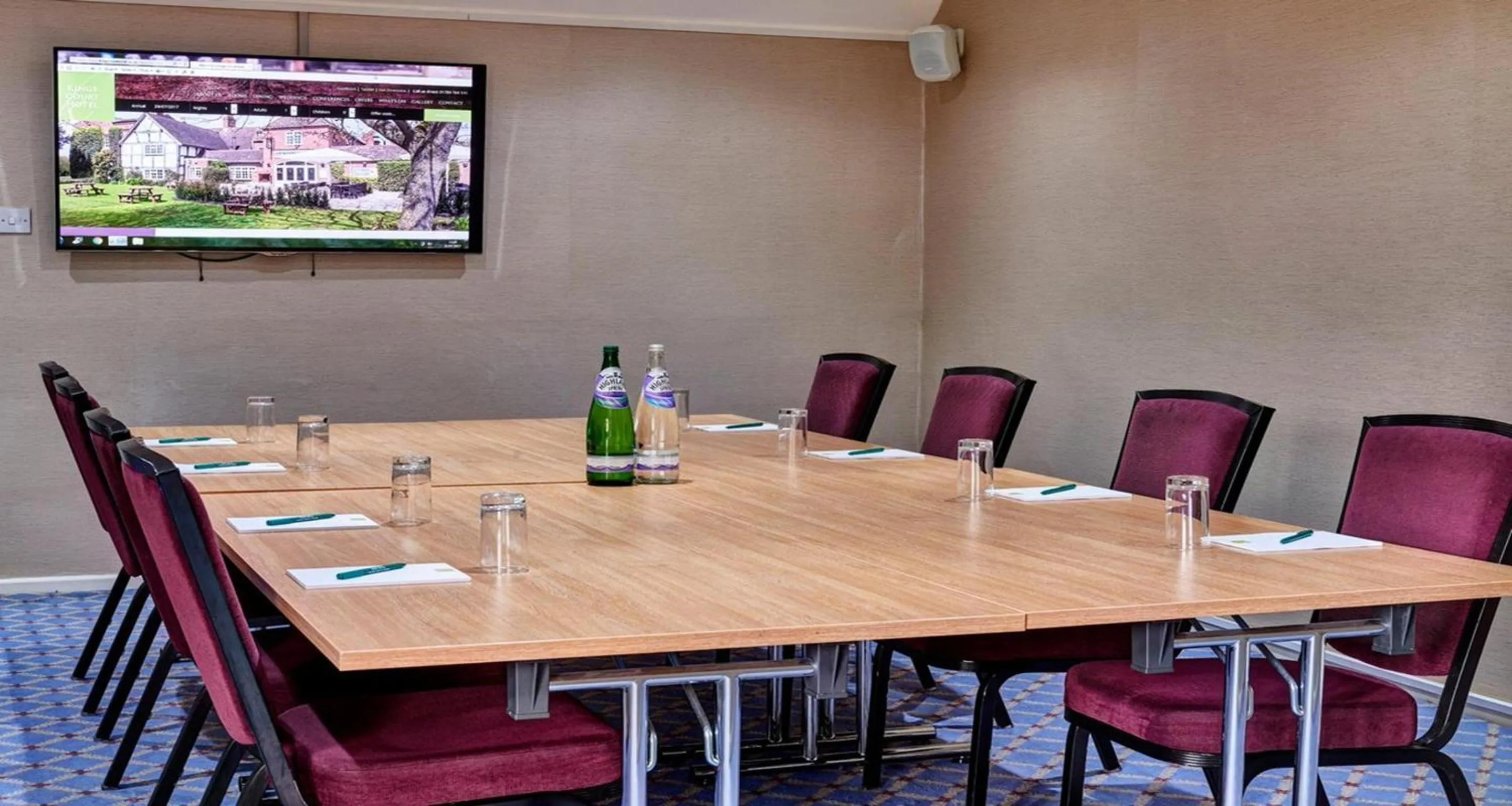 Meeting/conference room in Kings Court Hotel Alcester, BW Signature Collection
