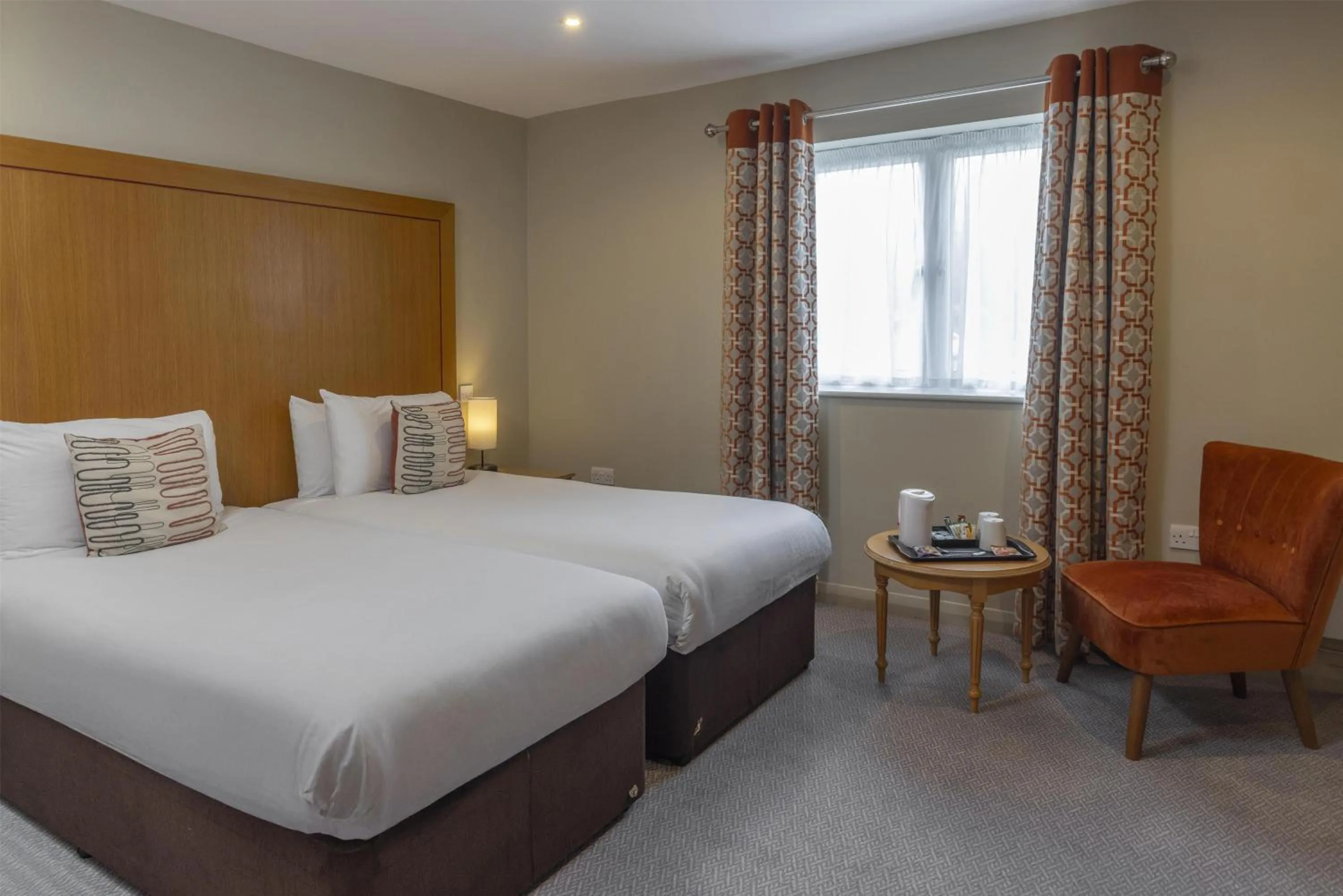 Bedroom, Bed in Kings Court Hotel Alcester, BW Signature Collection