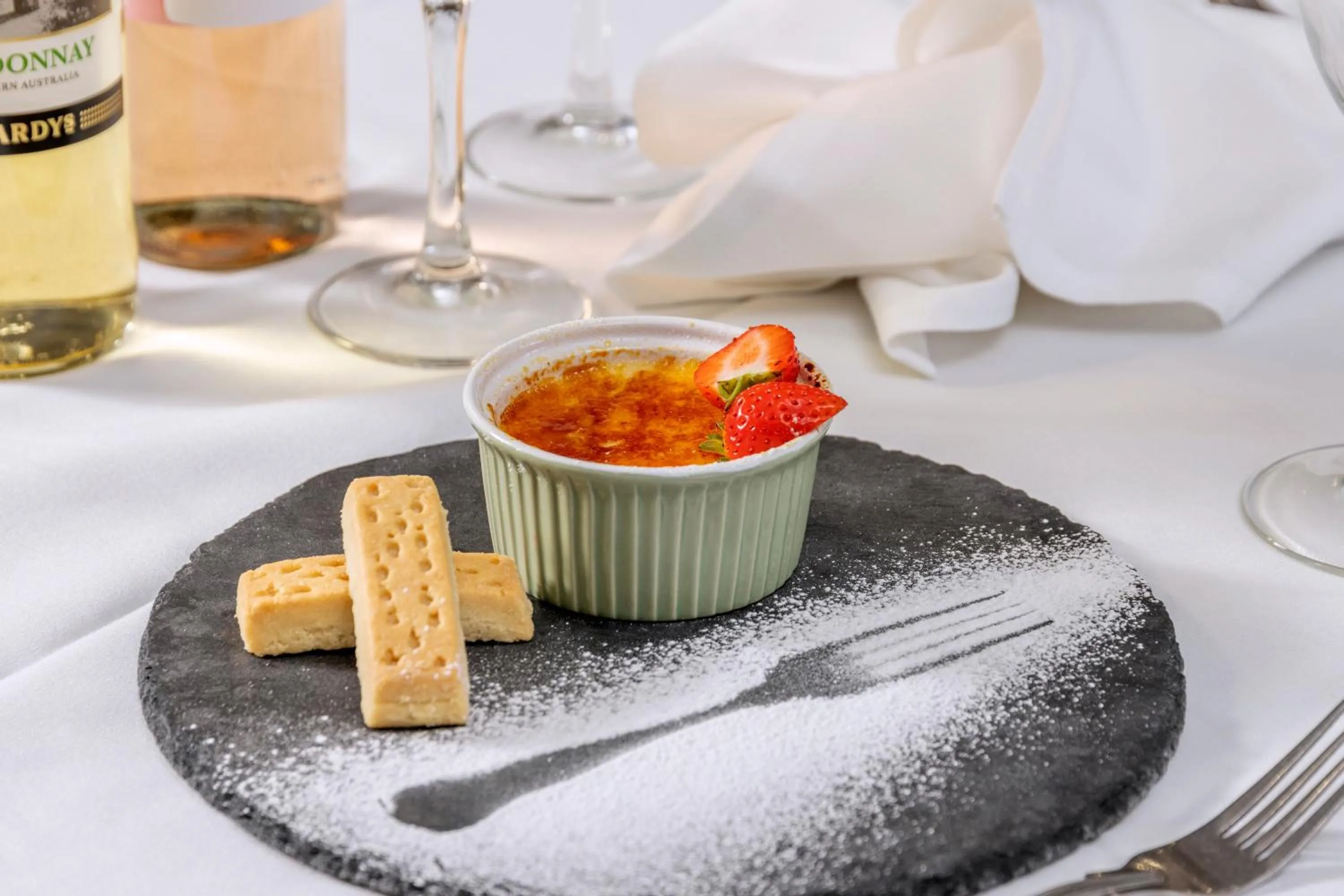 Food and drinks in Kings Court Hotel Alcester, BW Signature Collection