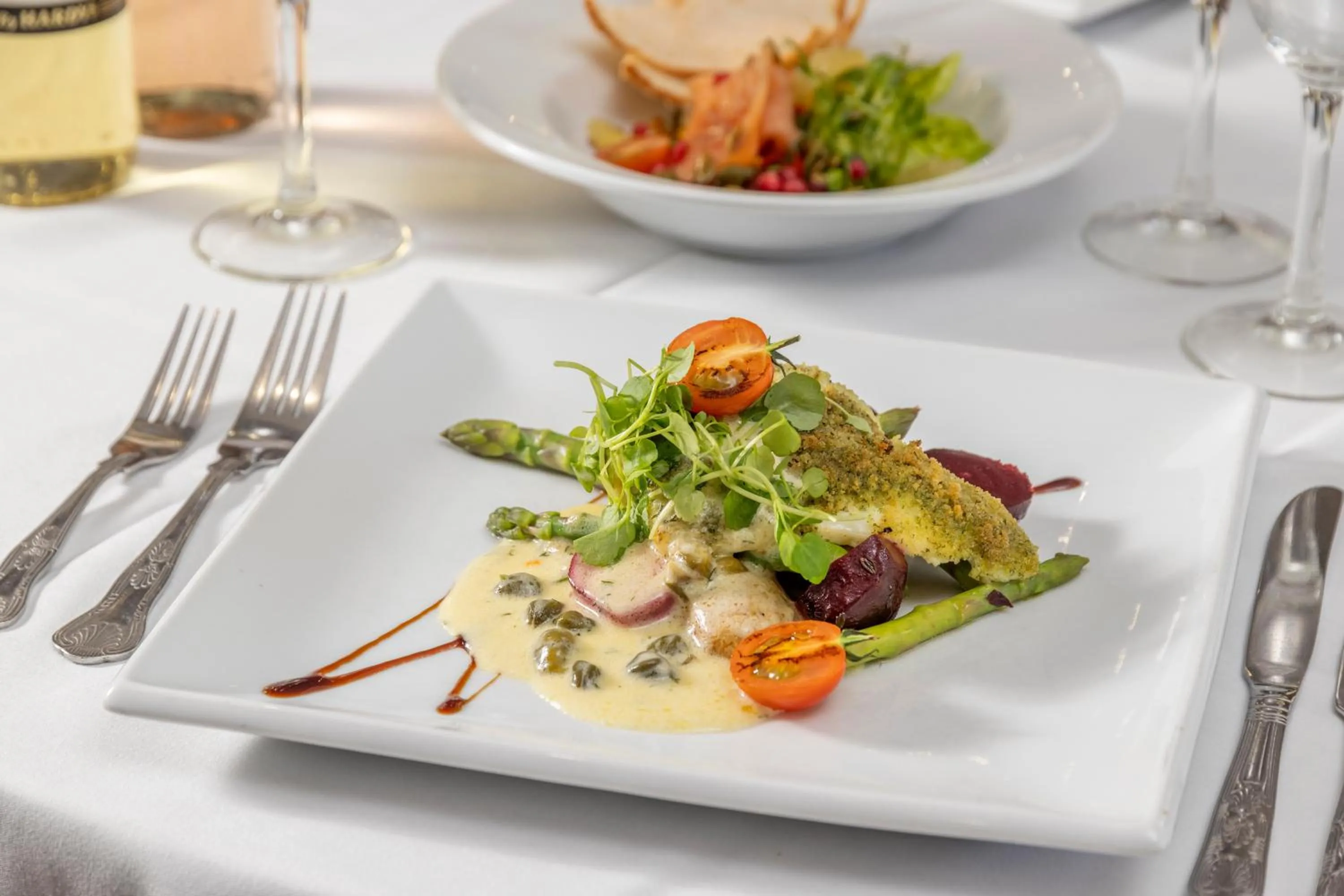 Food and drinks in Kings Court Hotel Alcester, BW Signature Collection