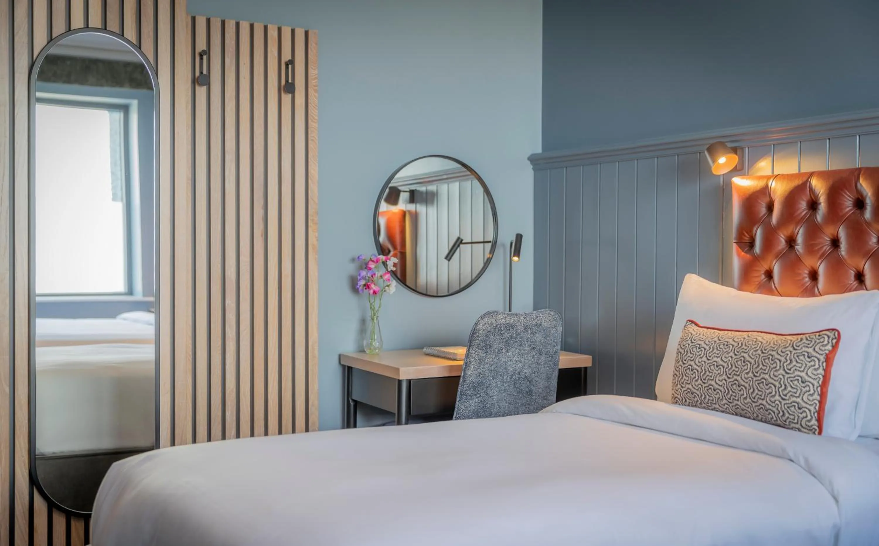 Bed in Shoreline Hotel