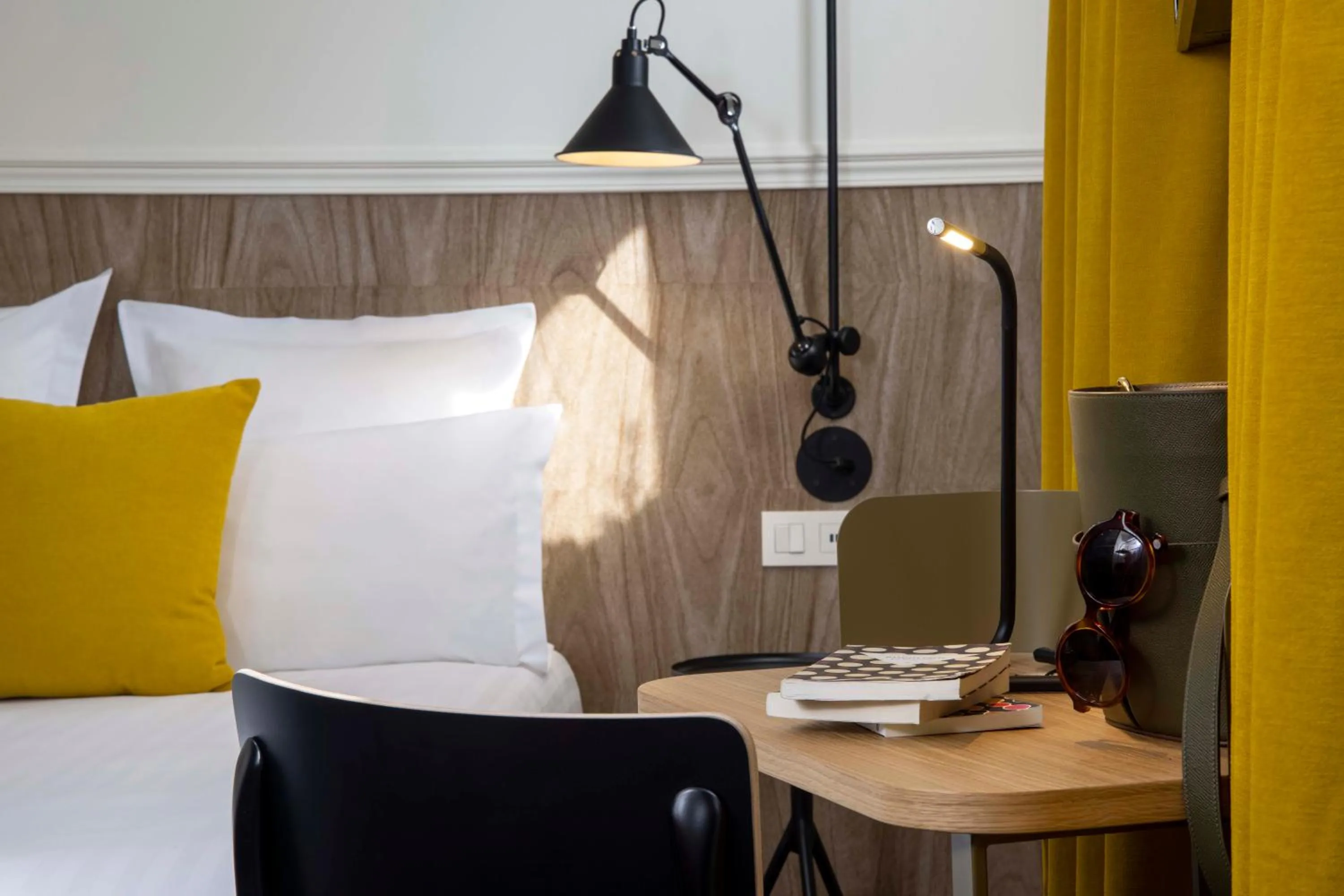 Bedroom, Bed in Hôtel Des Mines