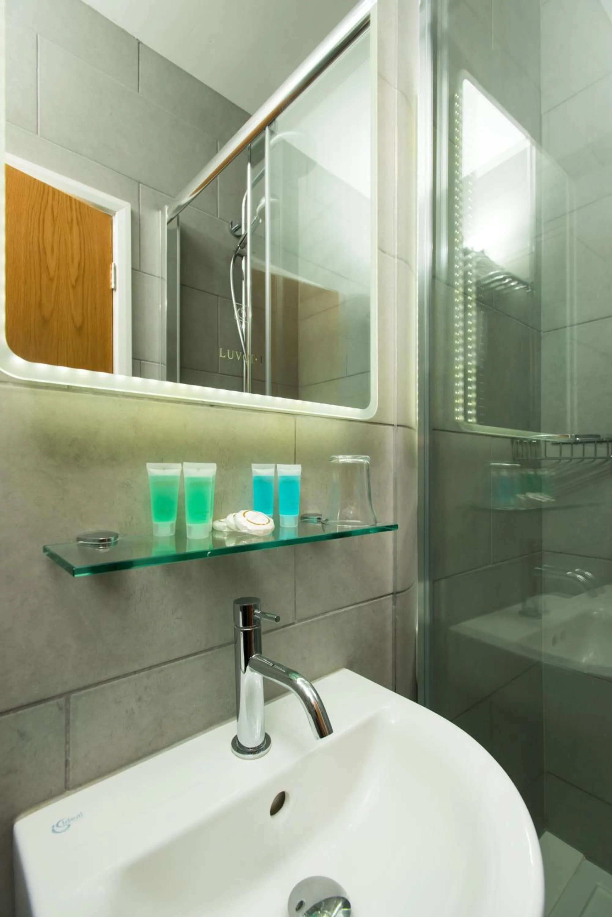 Shower in Caring Hotel