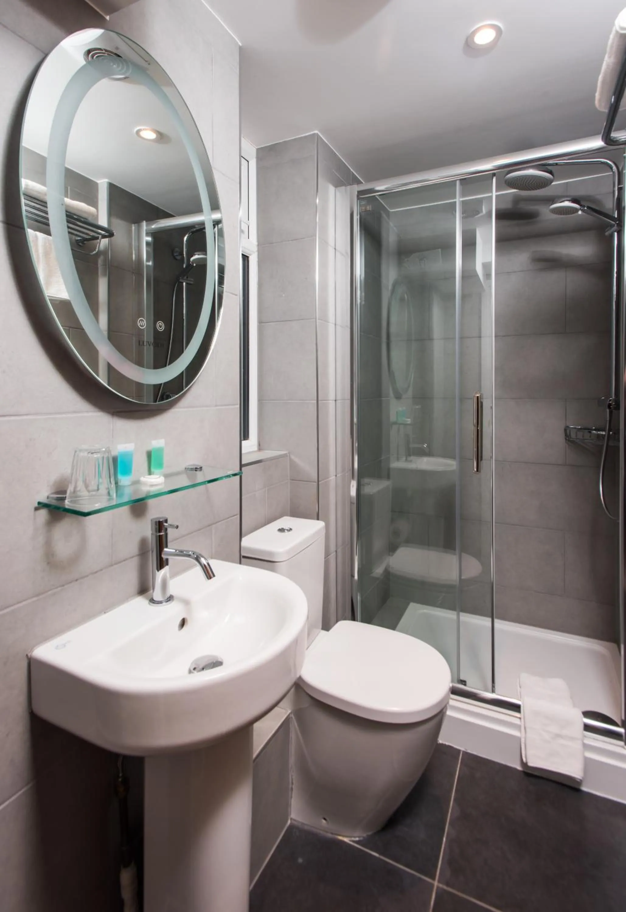 Shower in Caring Hotel