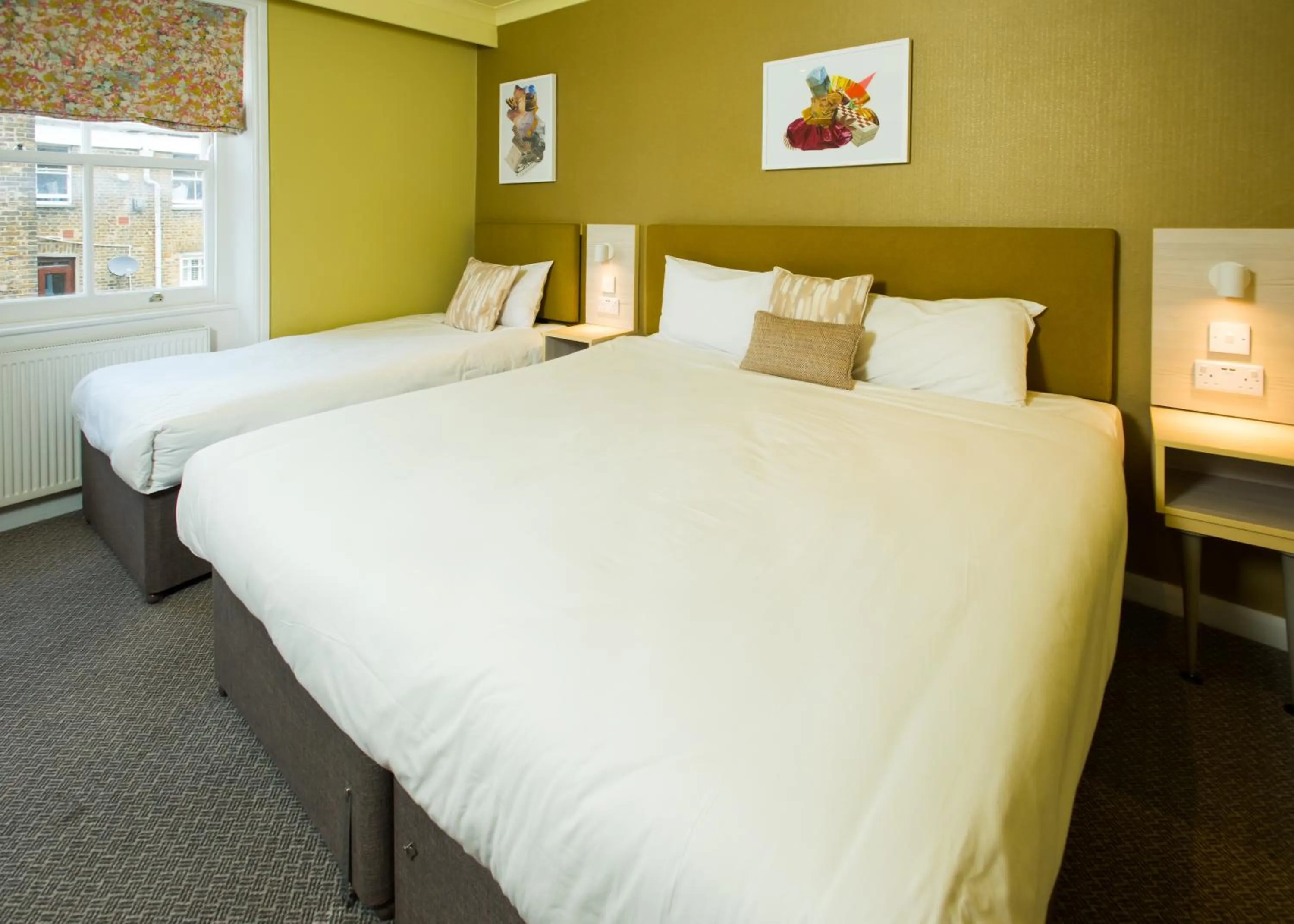 Bedroom, Bed in Caring Hotel