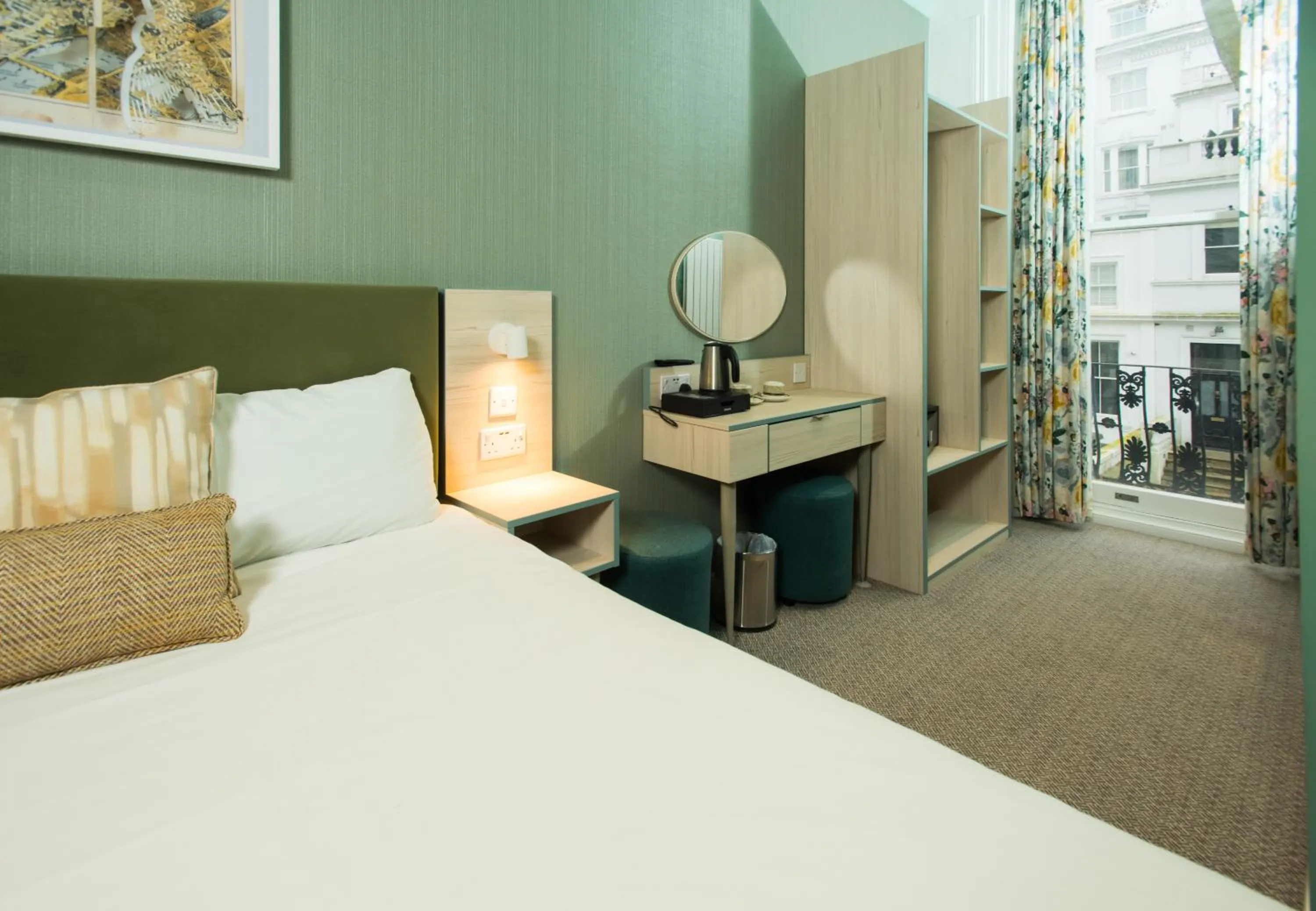 Bedroom, Bed in Caring Hotel