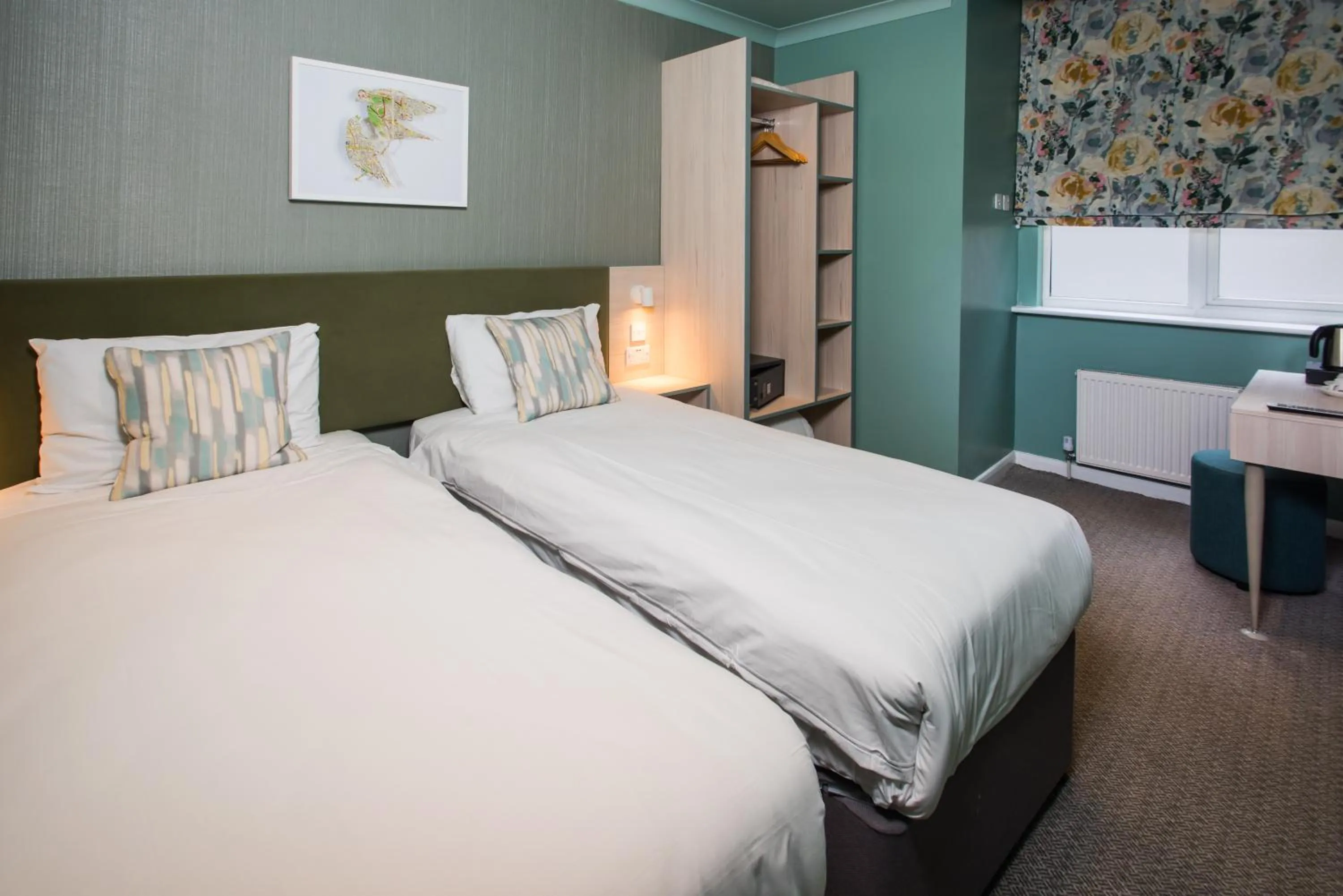 Bedroom, Bed in Caring Hotel