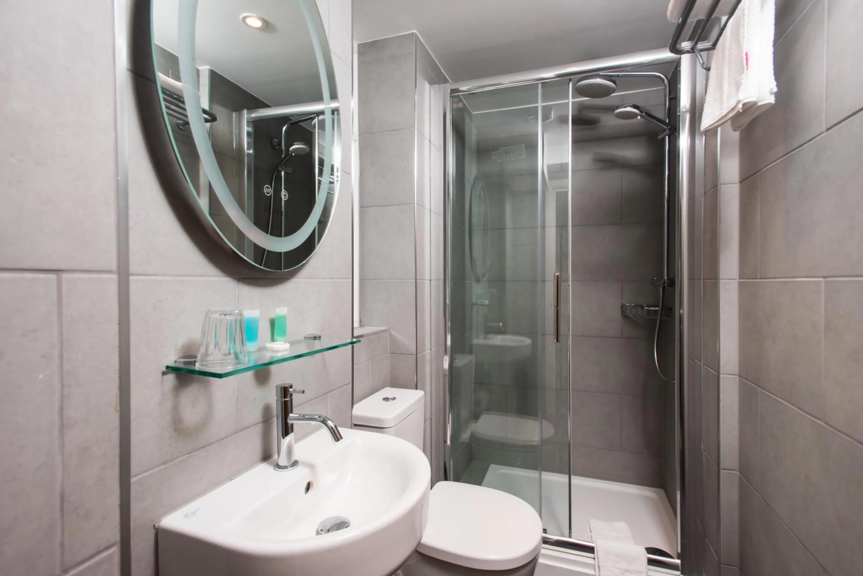 Shower in Caring Hotel