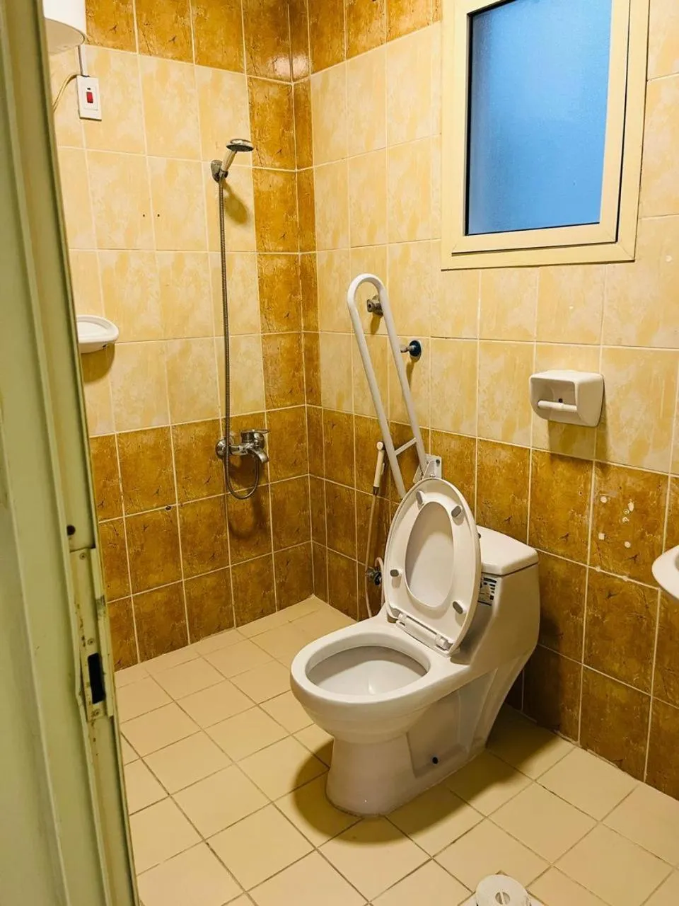 العييري للشقق المخدومة الدمام 2