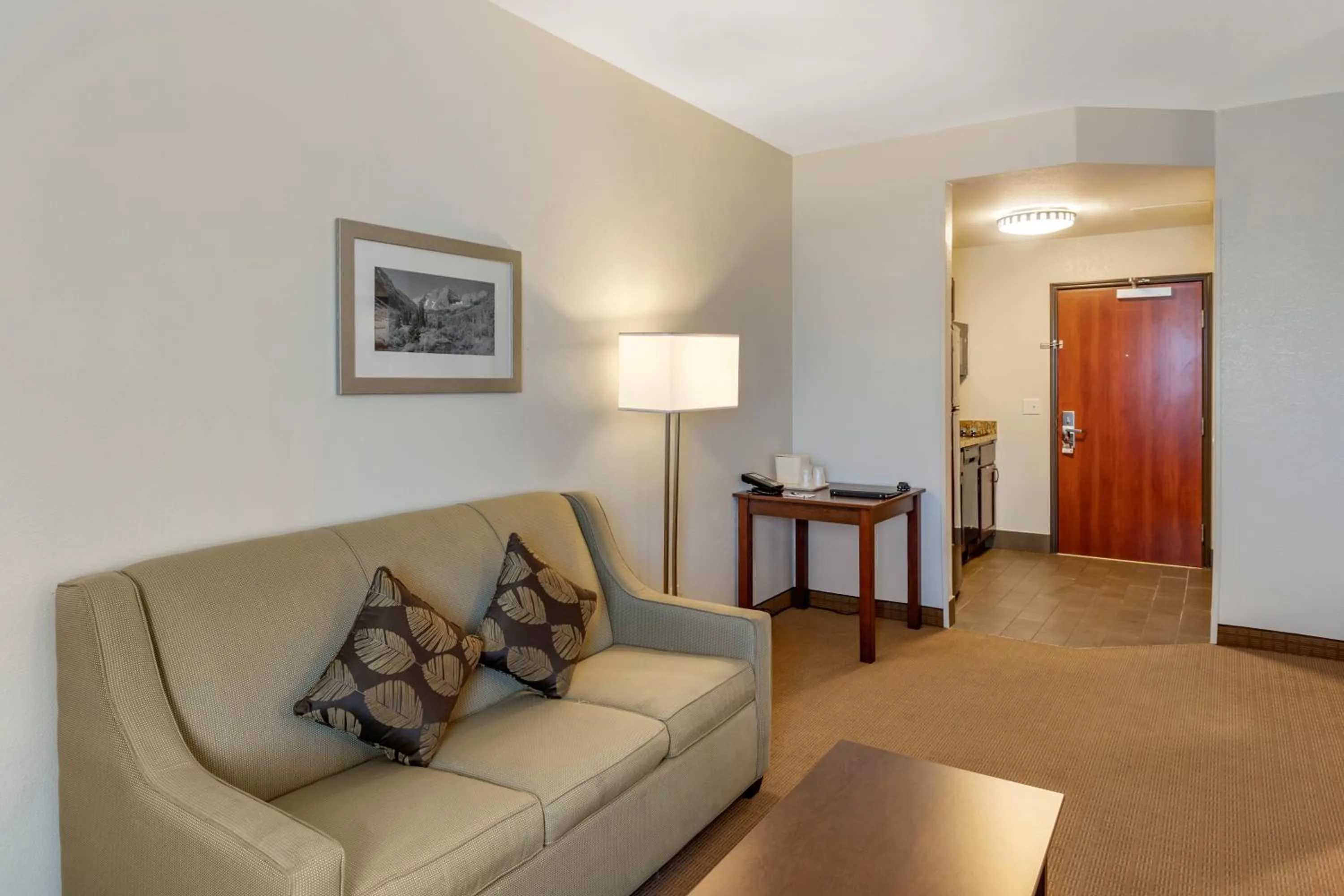 Living room in MainStay Suites Near Denver Downtown