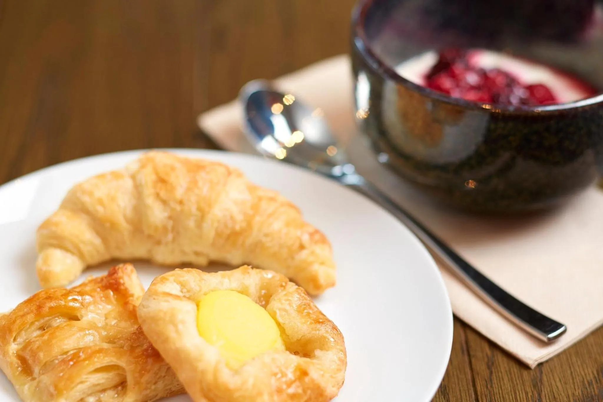 Restaurant/places to eat in Holiday Inn Express Adelaide City Centre by IHG