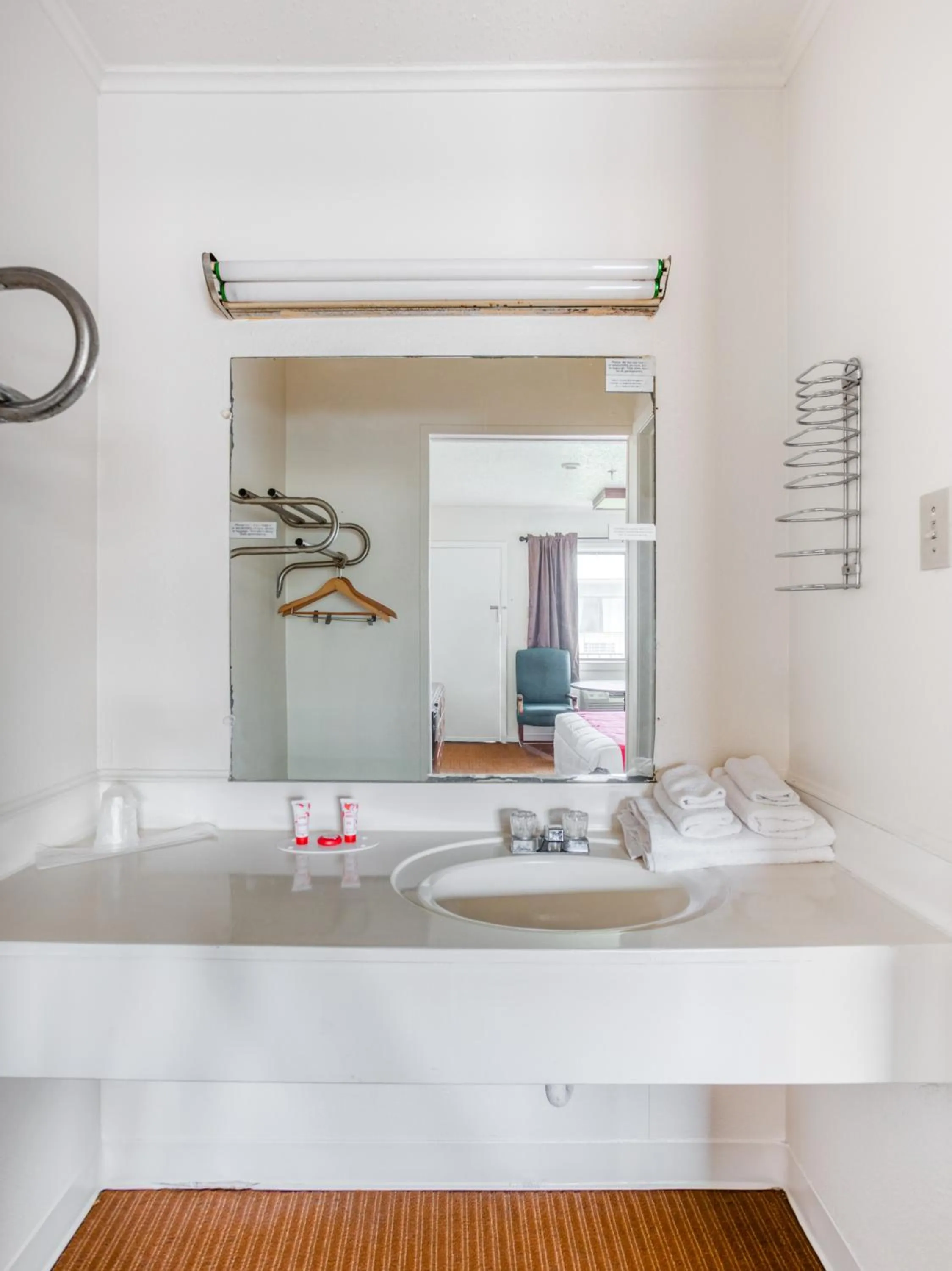 Bathroom in OYO Hotel San Antonio East