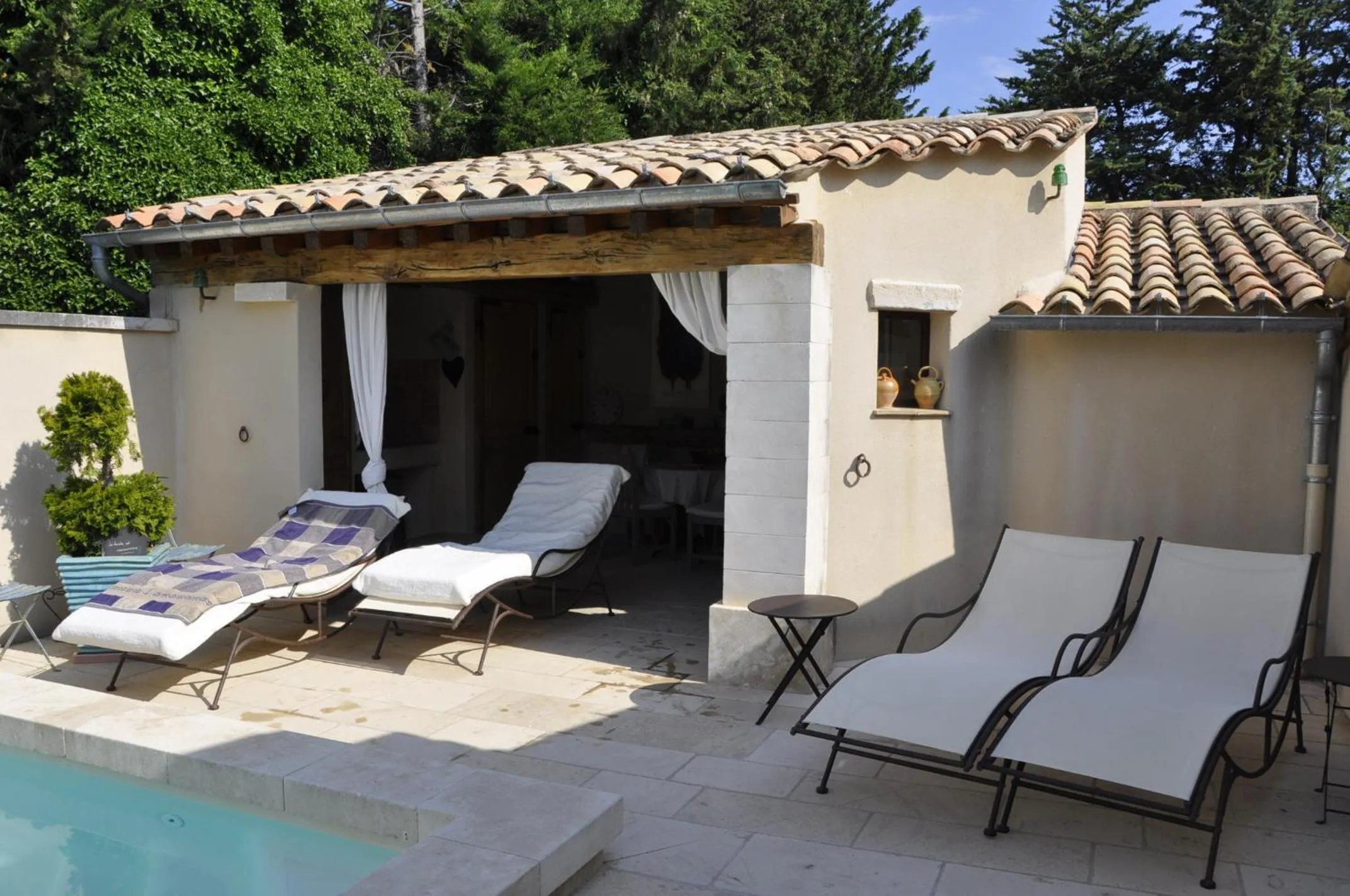 Swimming pool in Chambre d'hôte Anais