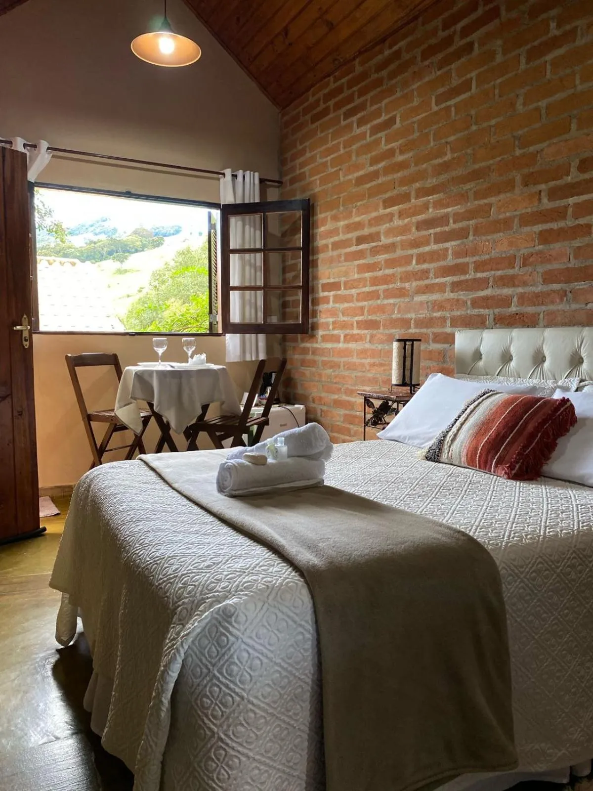 View (from property/room), Bed in Pousada Refugio Sol e Brisa