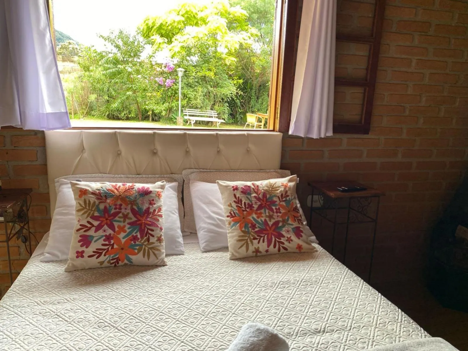 Garden view, Bed in Pousada Refugio Sol e Brisa