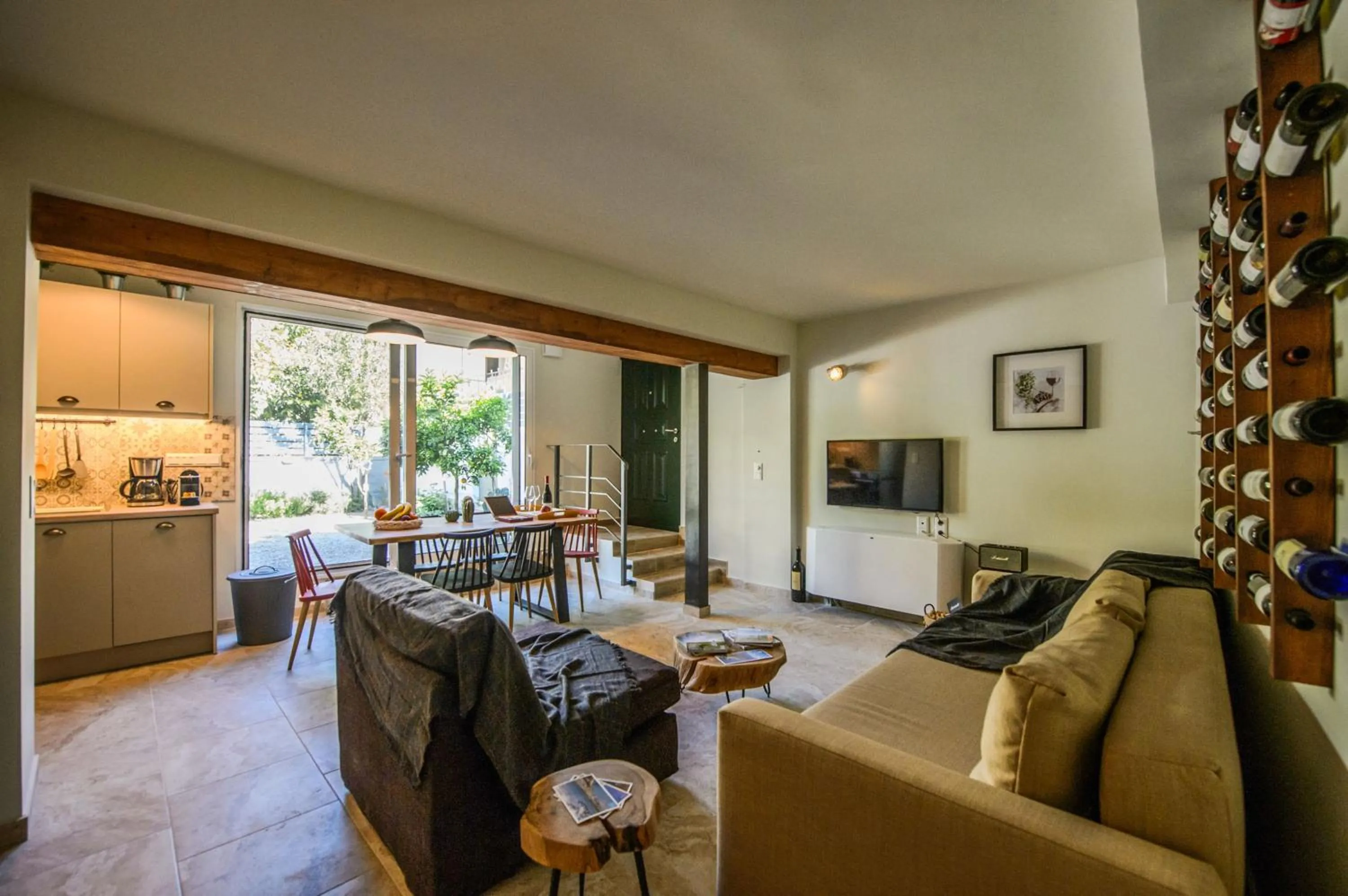 TV and multimedia in City Cottage - Kalamata Villas